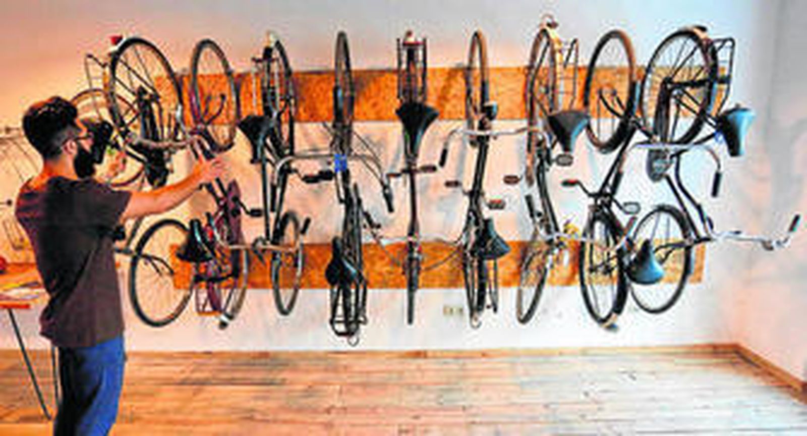 Bicicletas en una tienda, en una imagen  de archivo.