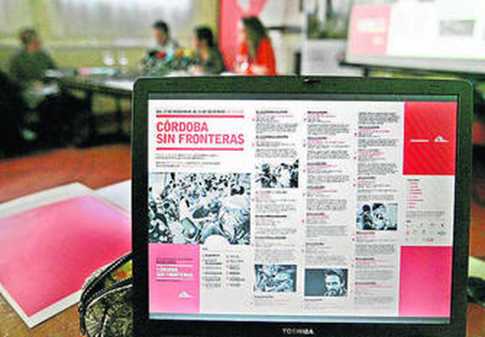 Un cartel con los diversos actos de la campaña