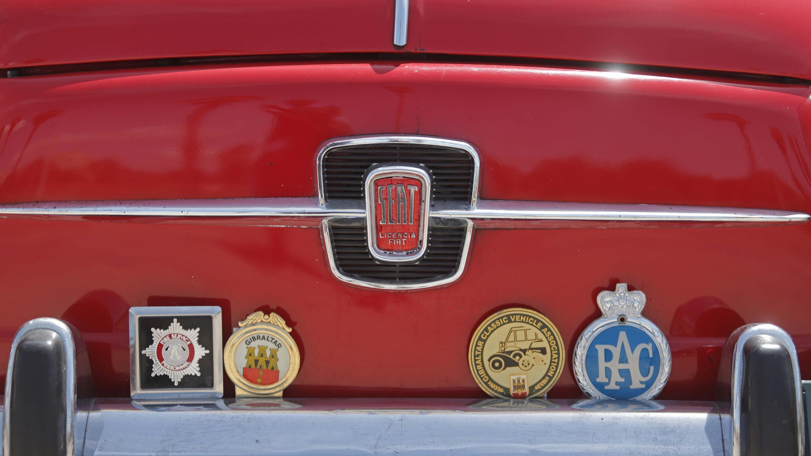 Fotos de la concentración de coches clásicos en La Línea