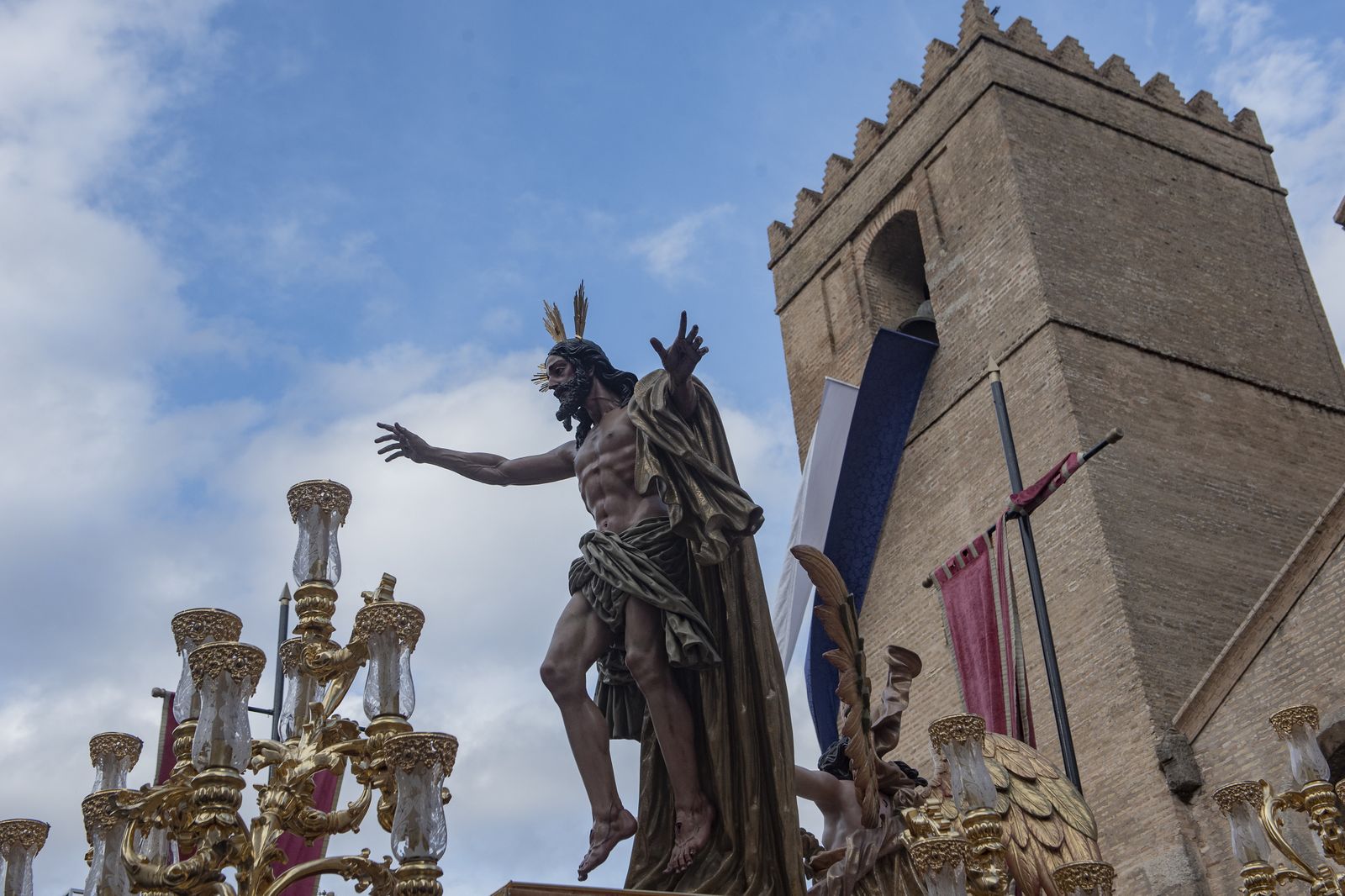 Las imágenes de la salida extraordinaria del Señor de la Resurrección