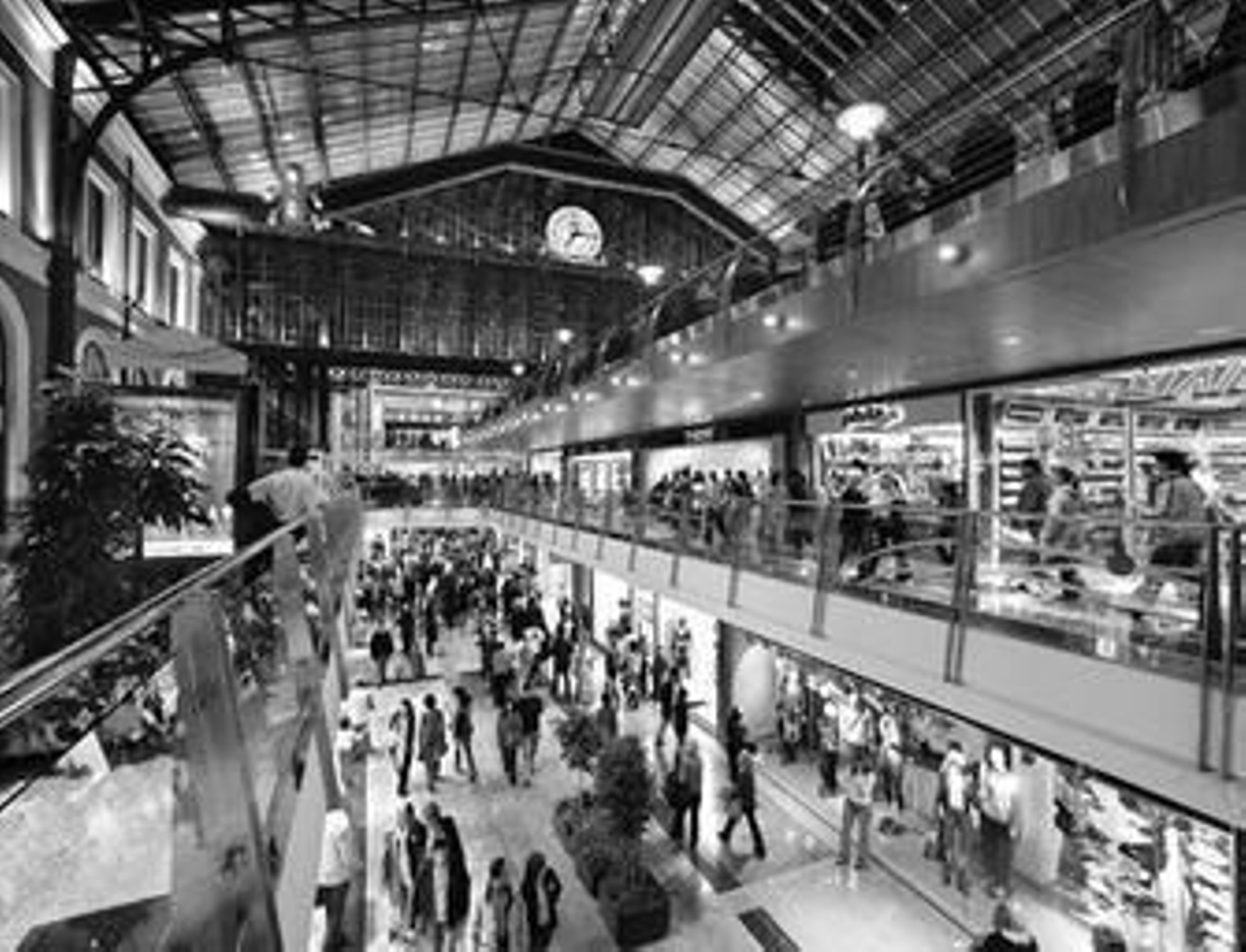 La estación comercial de Príncipe Pío, en Madrid, promovida por Riofisa.