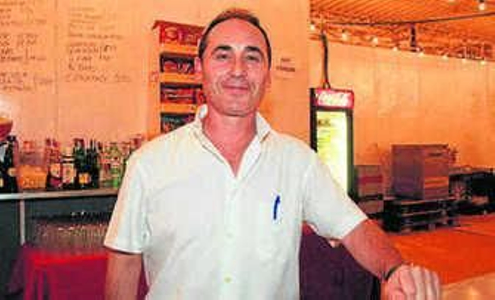 Algunas casetas como 'Peña anticrisis", son las que más visitas reciben.