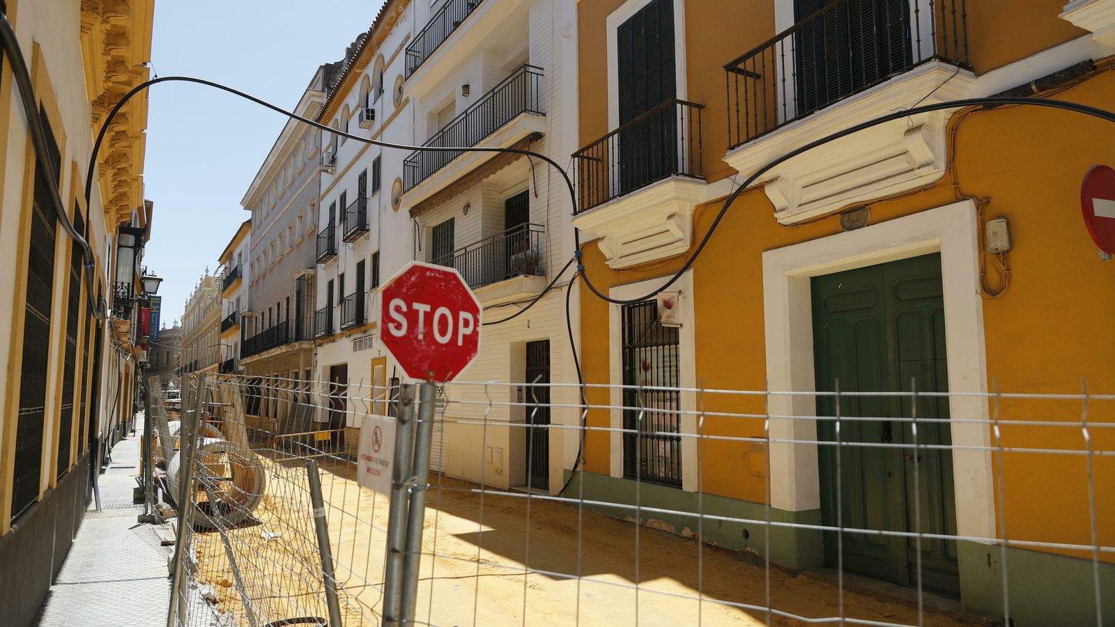 La calle San Vicente, en obras.
