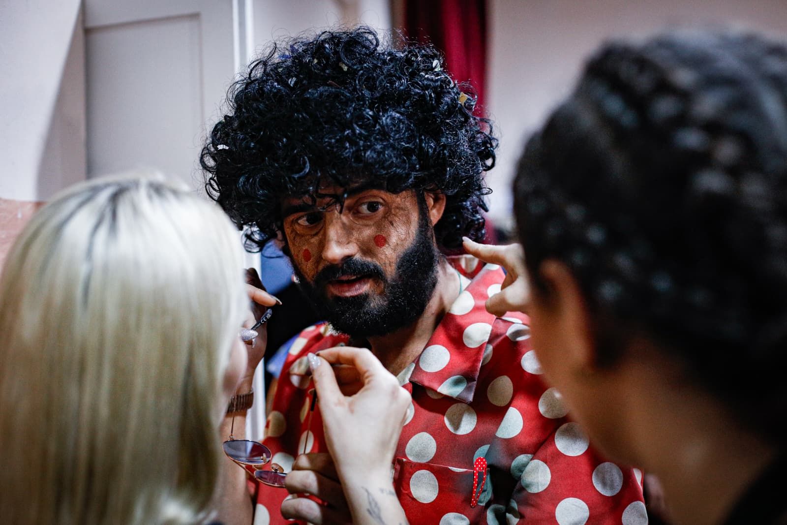 Búscate entre las mejores imágenes de la primera semifinal del COAC 2026