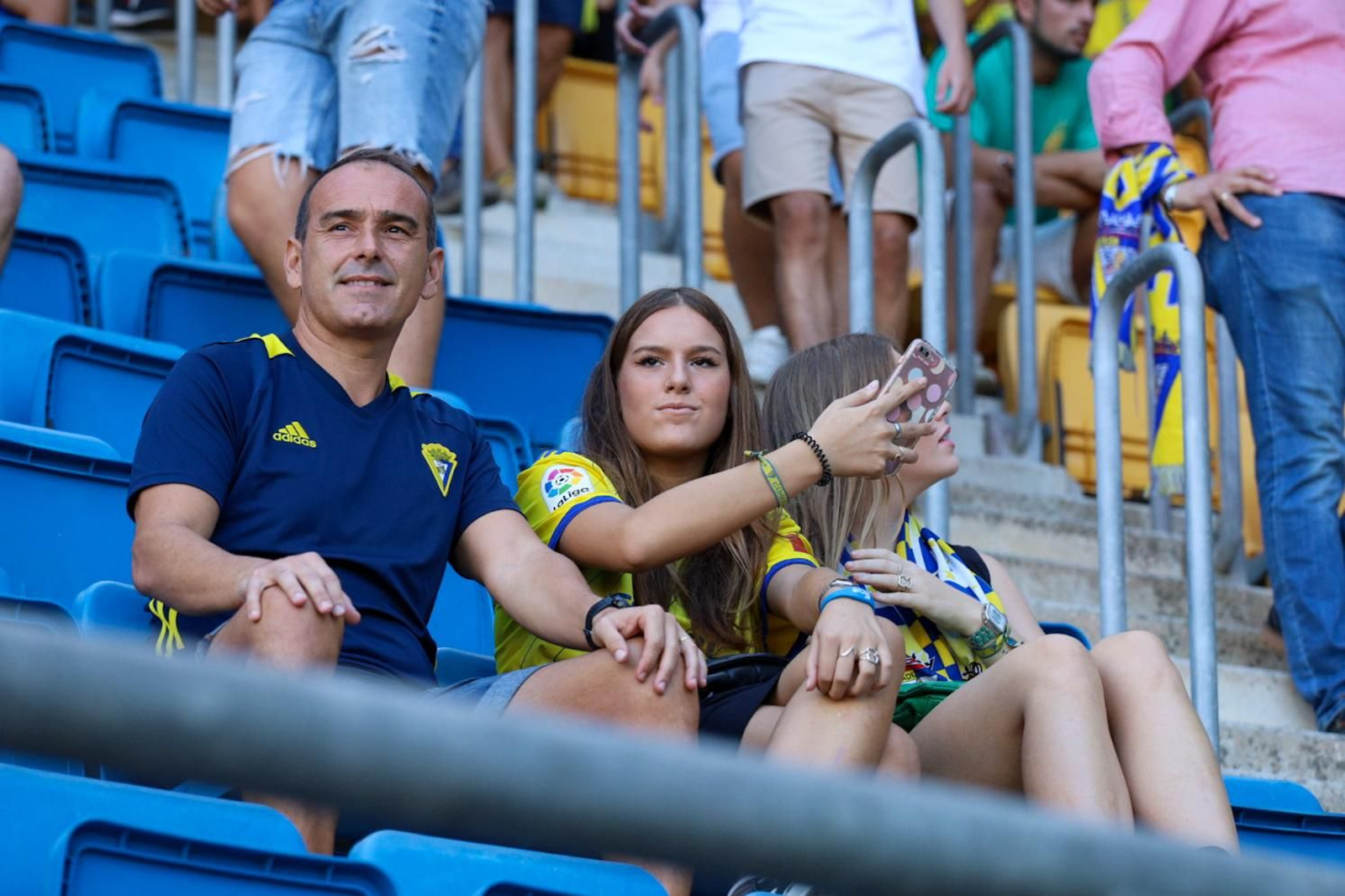 Búscate en el partido Cádiz-Barcelona