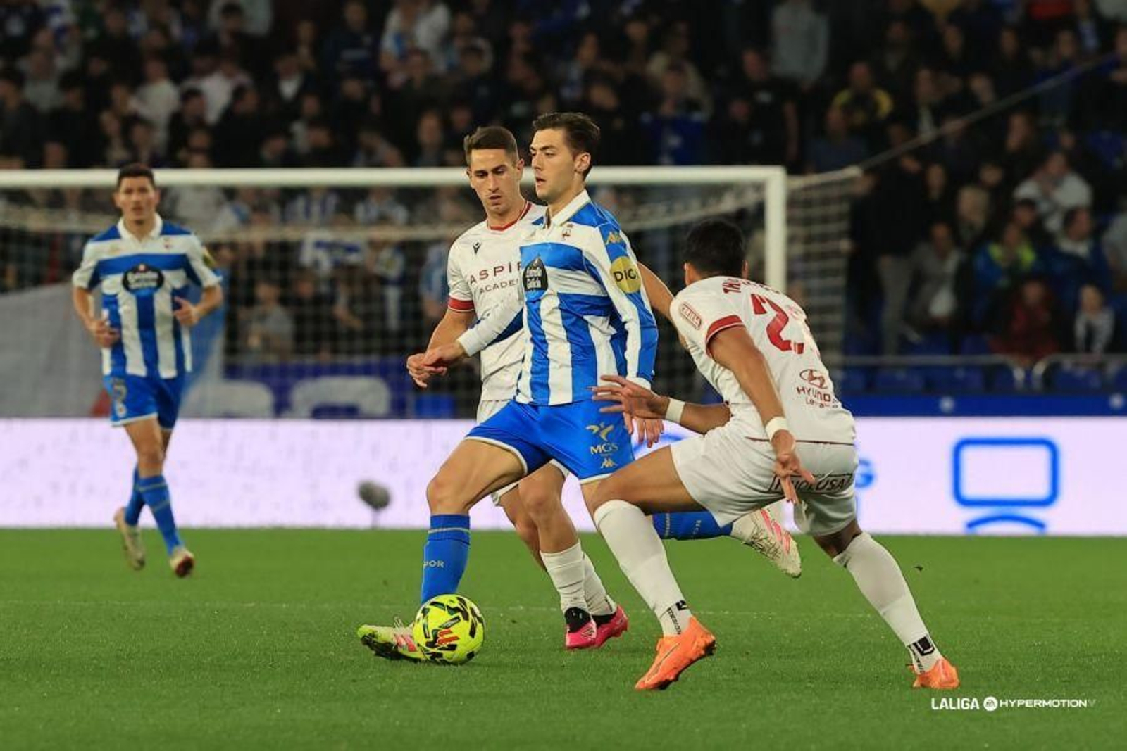 La Cultural Leonesa, próximo rival del Málaga CF, goleada por el Deportivo