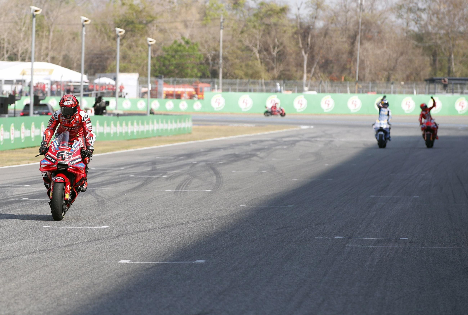 Las fotos del primer triunfo de Marc Márquez en la temporada