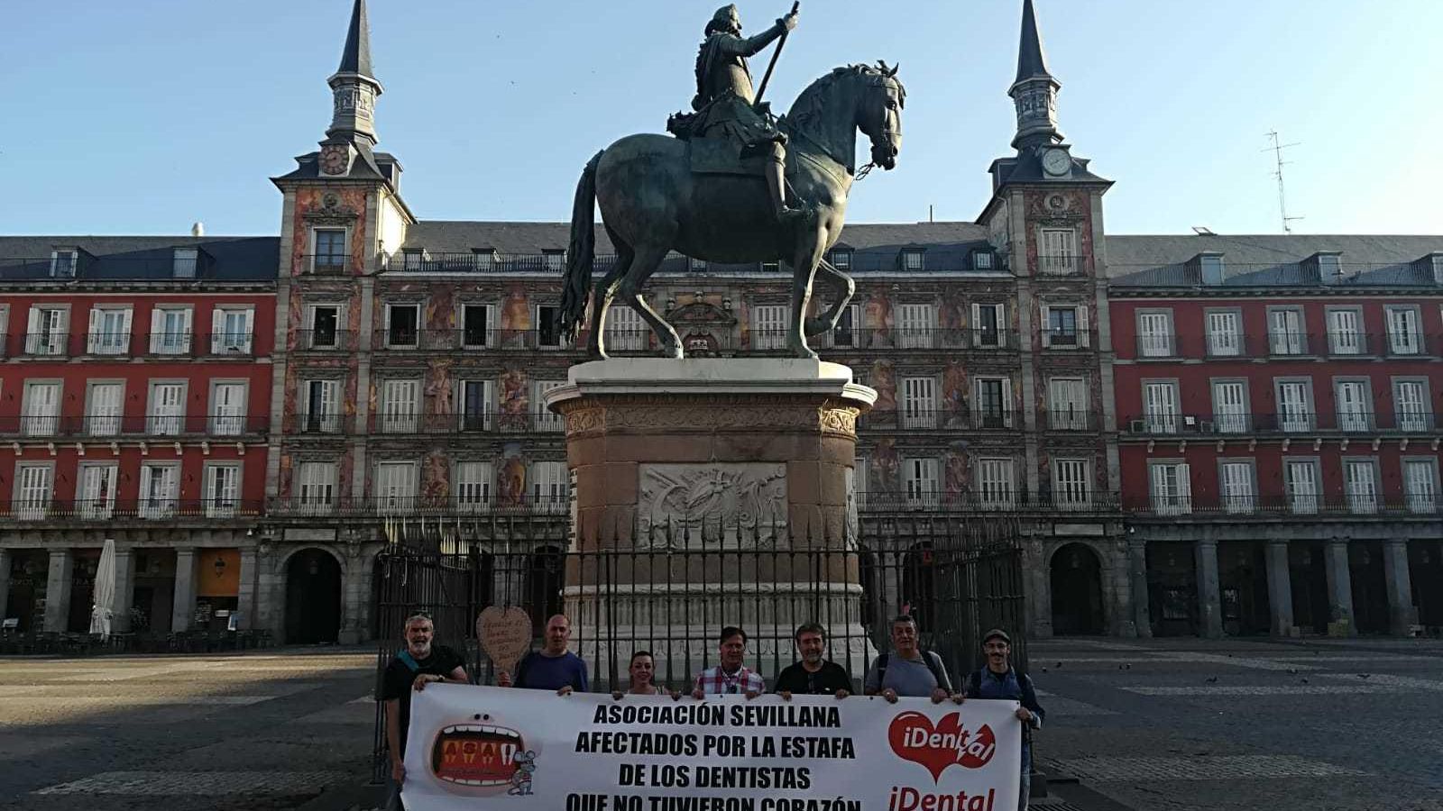 Los afectados de Idental en Sevilla, en Madrid.