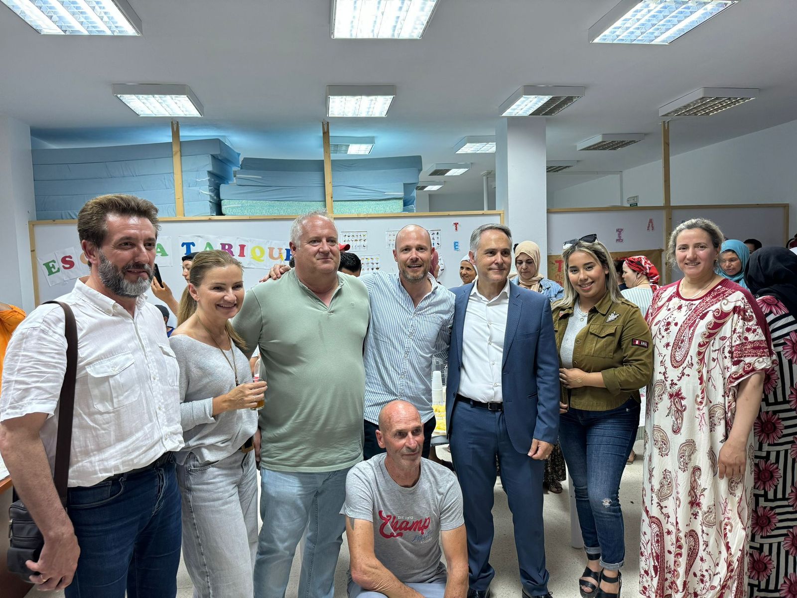 Asistentes a la cena intercultural en la Residencia Tariquejo.