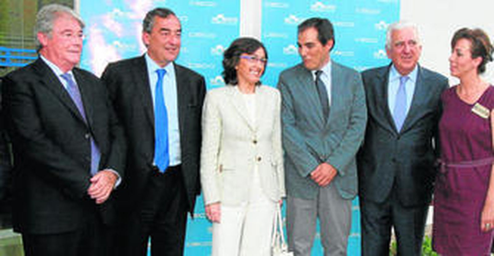 Carreto, Rosell, Aguilar, Nieto, Herrero y Ceballos posan para la prensa gráfica antes de la inauguración del nuevo centro.
