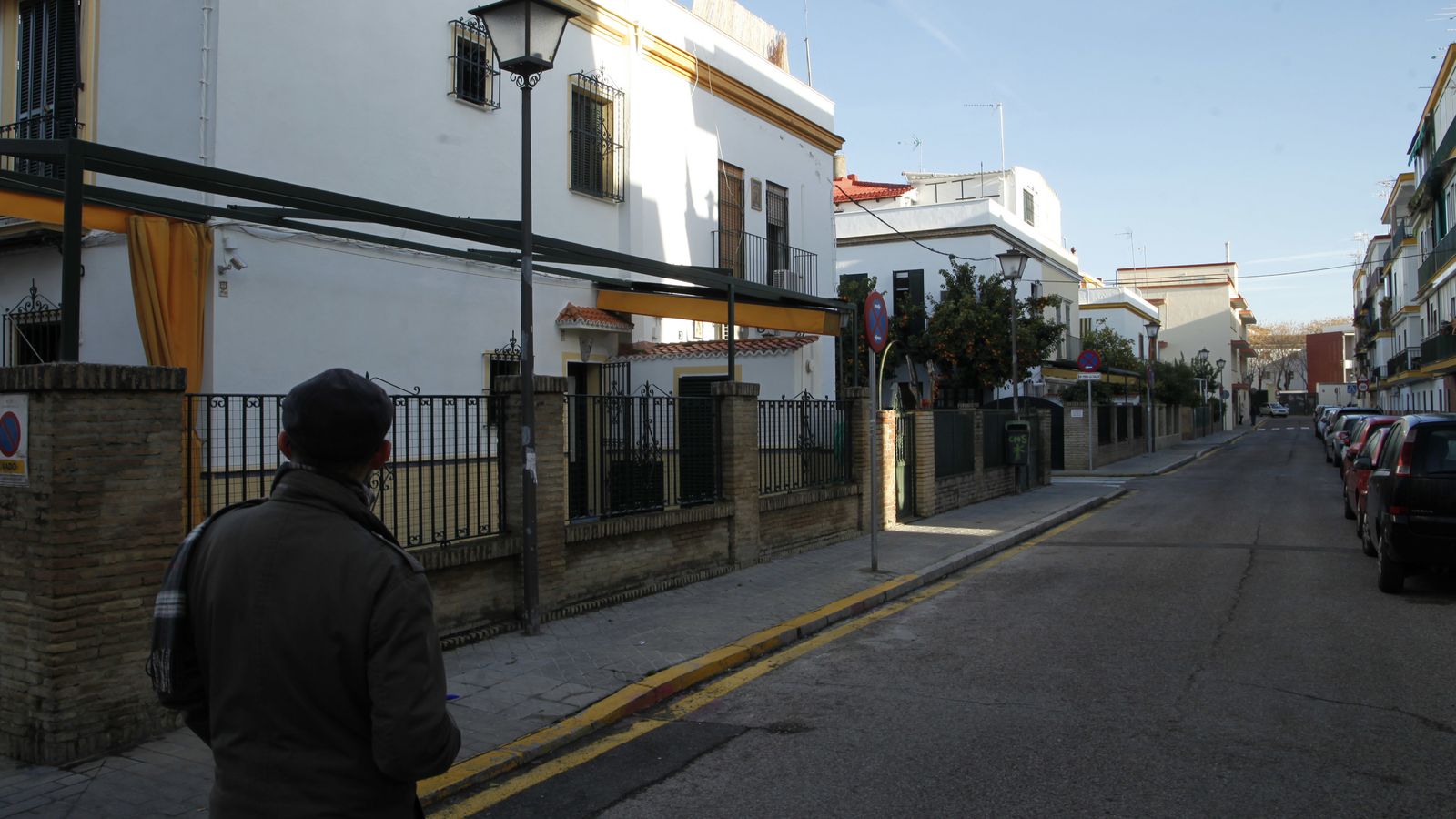 Unas viviendas junto a una torre del siglo XIX que conocieron a su lado una transformación del siglo XXI.
