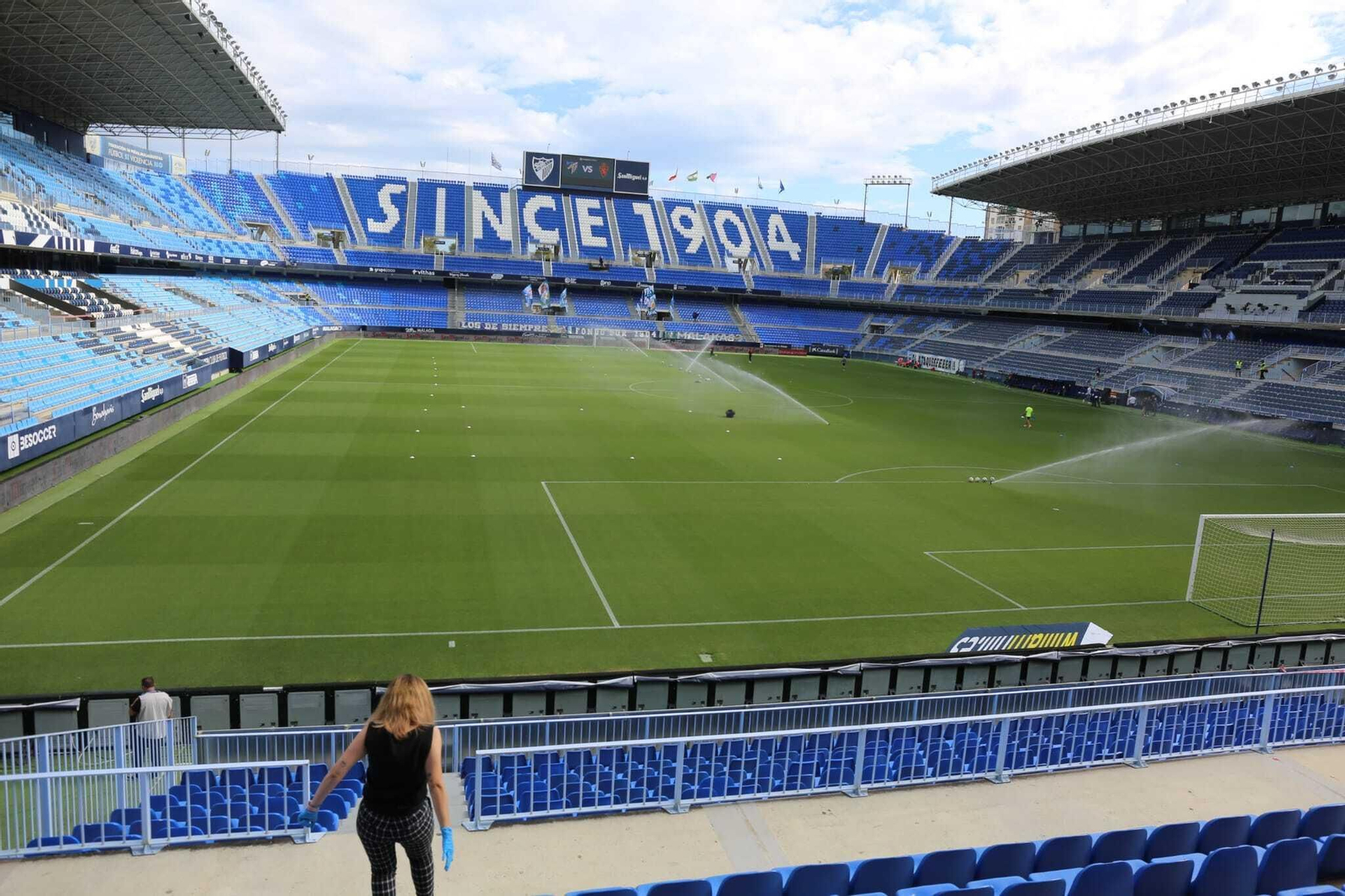Galería: Llegada del equipo a La Rosaleda antes del Málaga CF-SD Huesca