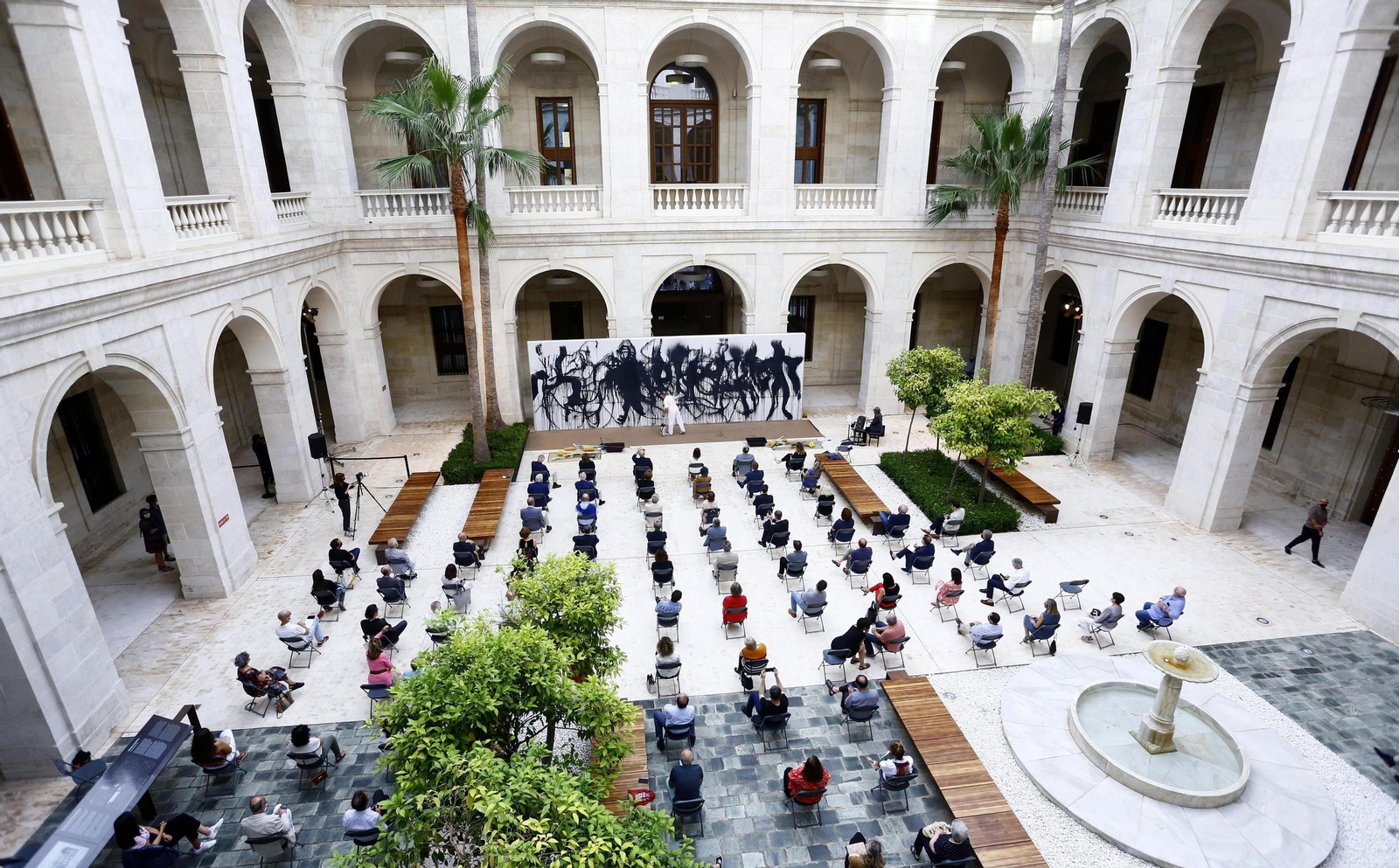 Fotos: Así es 'Despintura fònica', la performance de Miquel Barceló en el Museo de Málaga