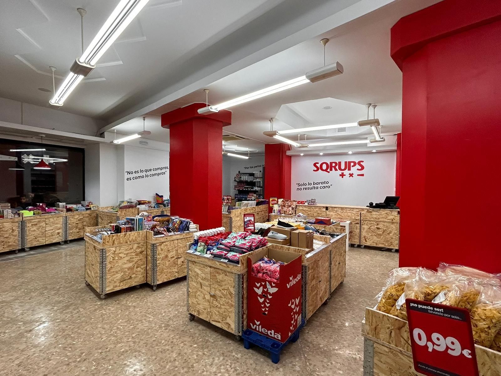 Interior de una tienda sqrups.