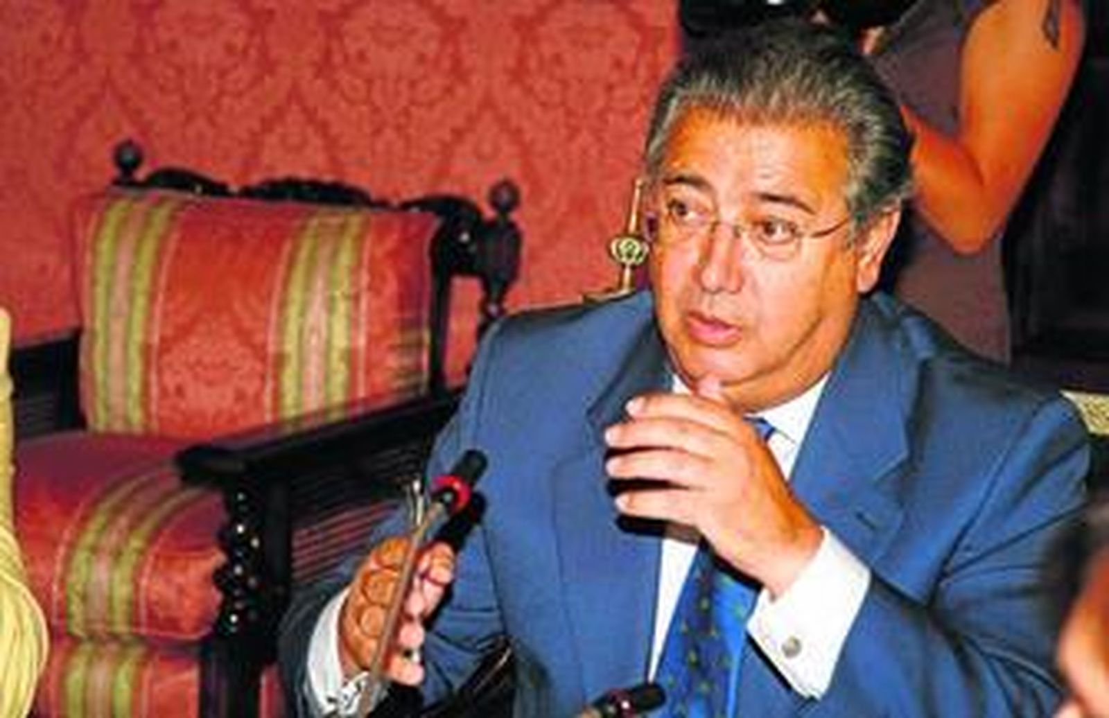 Juan Ignacio Zoido durante la reunión con su gobierno ayer por la mañana.