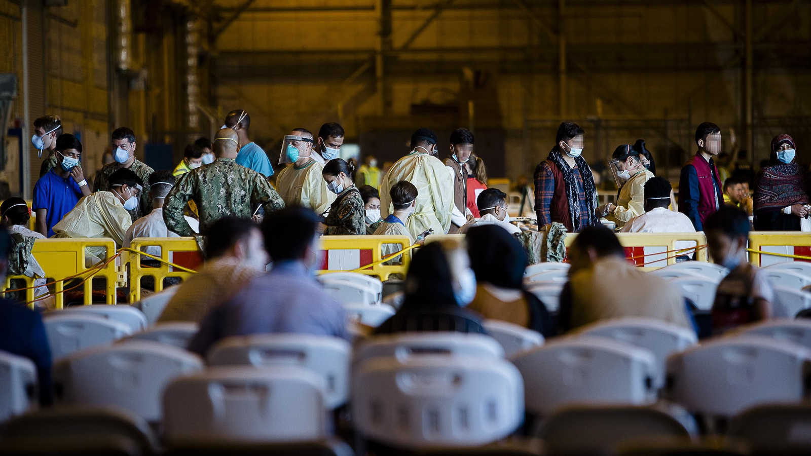 Imágenes de la llegada a Rota de refugiados afganos