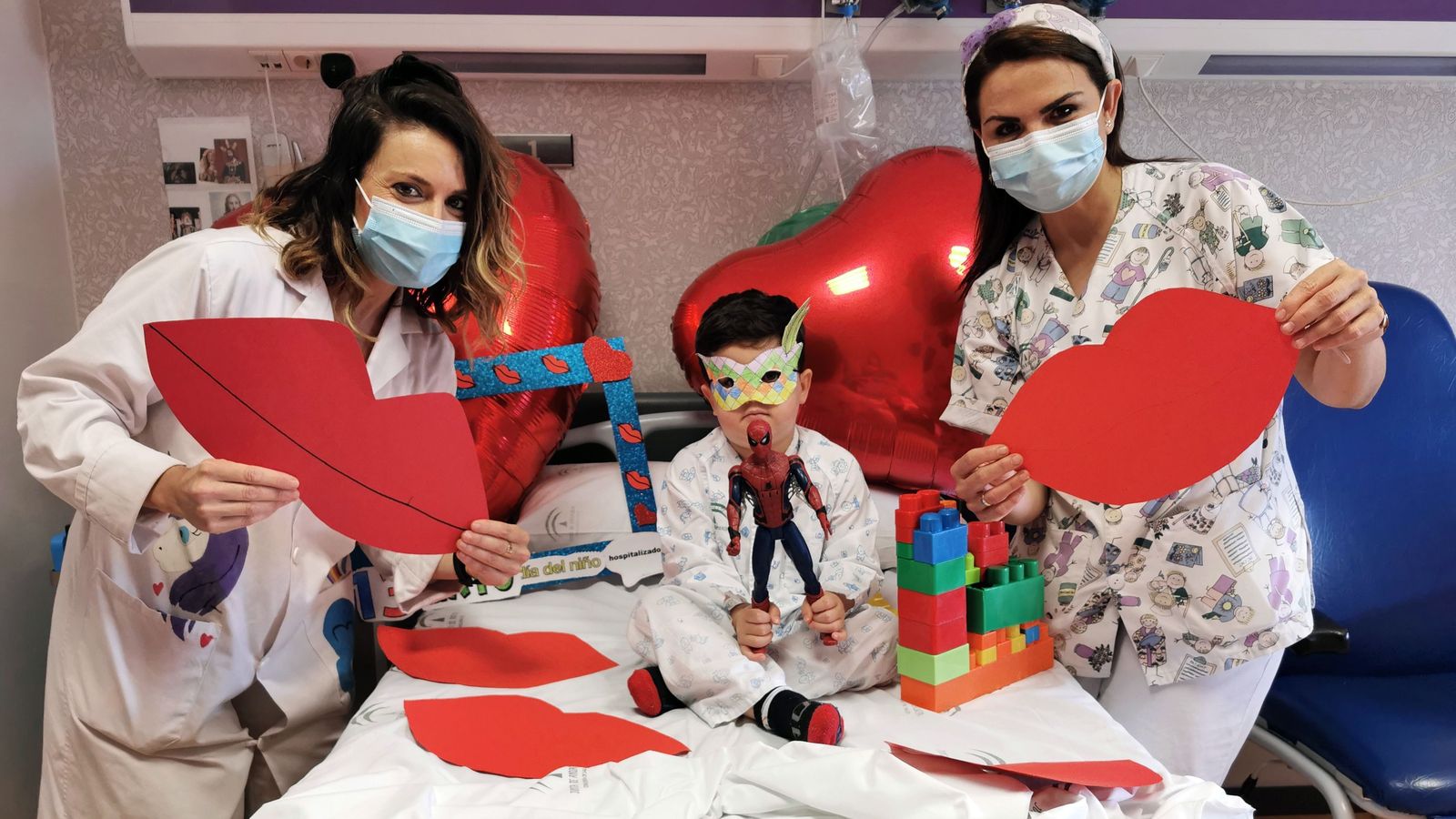 El Valme celebra el Día del Niño Hospitalizado con un programa de actividades.