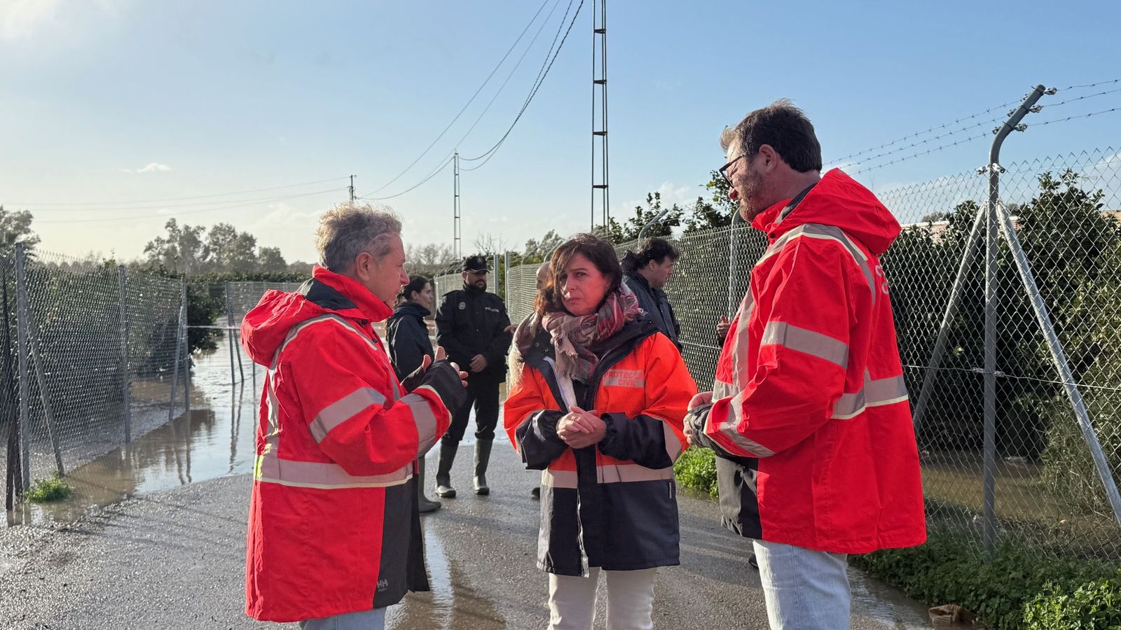 Salvador Fuentes conversa con Matilde Esteo.