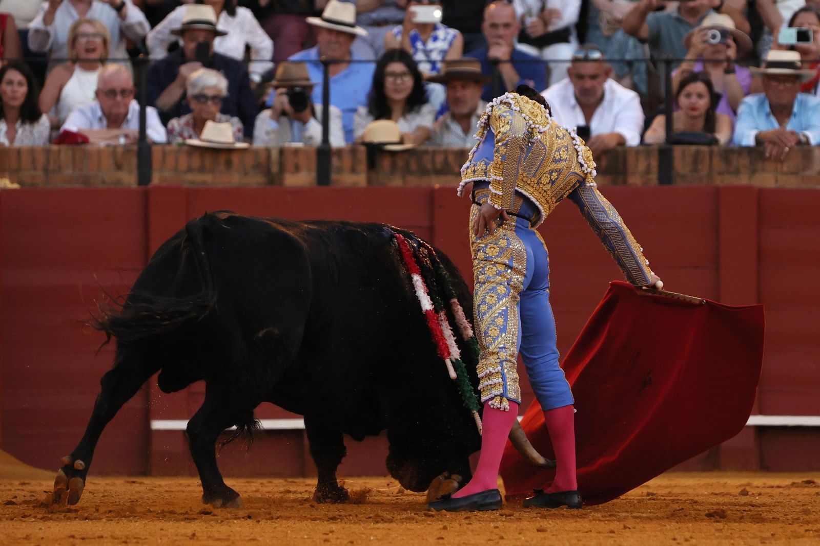 Las imágenes del primer festejo de San Miguel