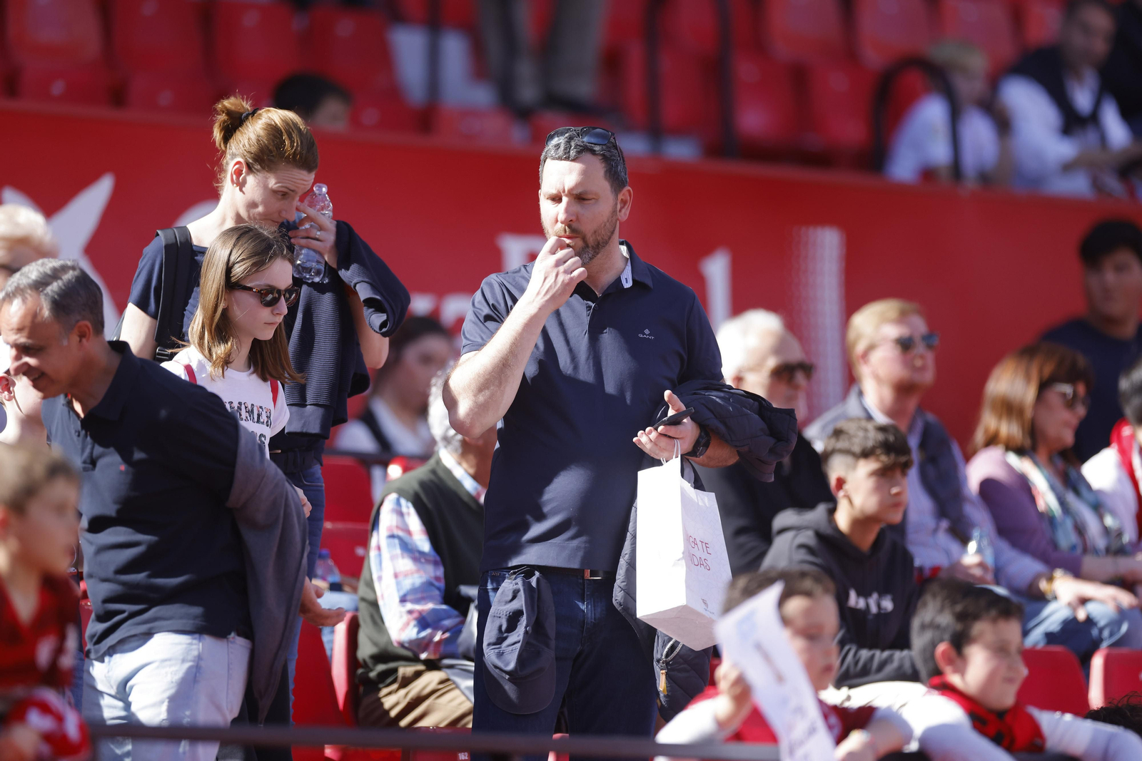 Búscate en las fotos del Sevilla-Almería