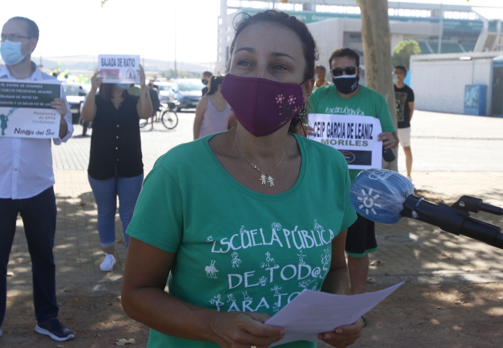 La caravana por una vuelta al cole segura en Córdoba, en fotos