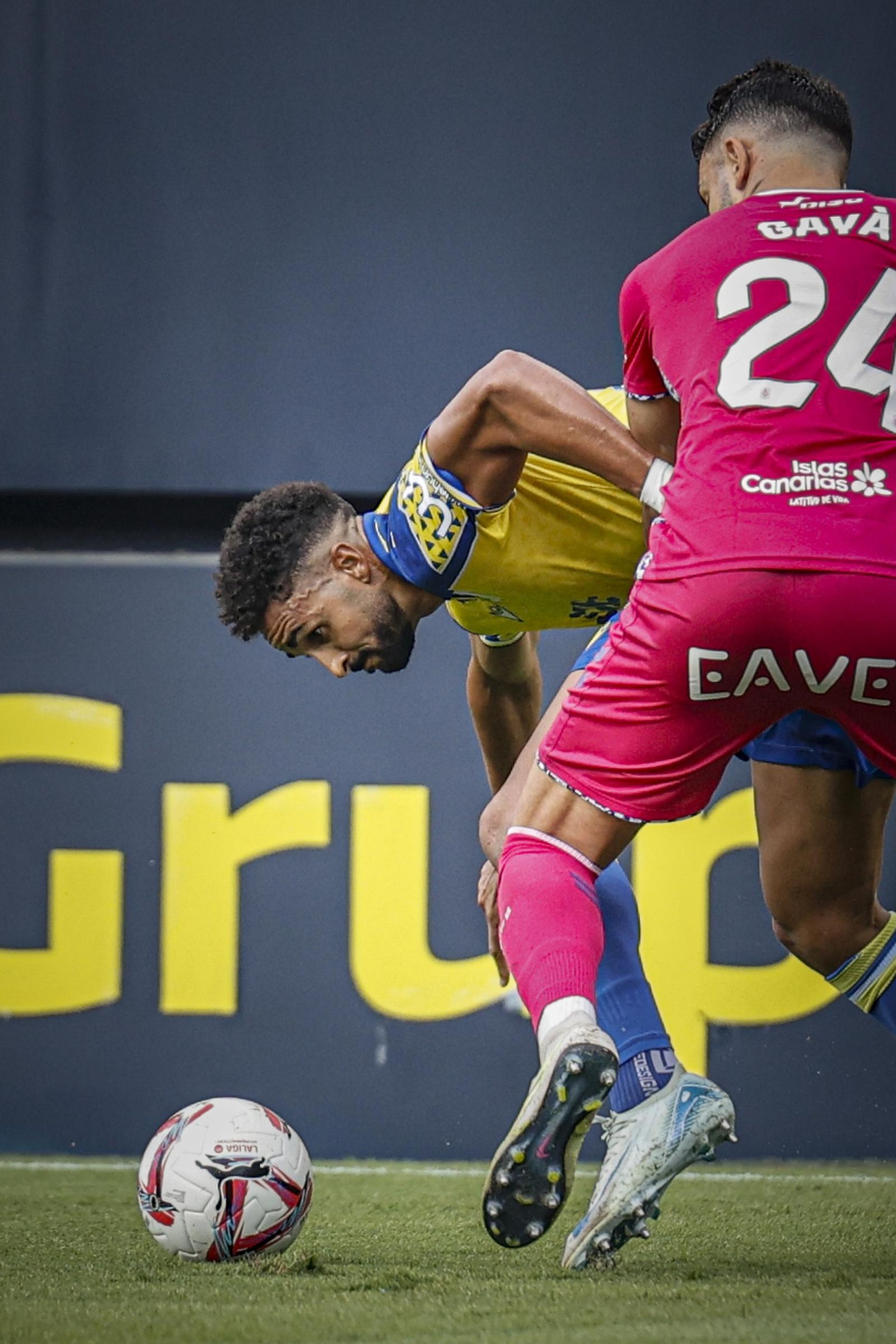 Búscate entre las fotos del partido de fútbol Cádiz CF - CD Tenerife de la Liga Hypermotion