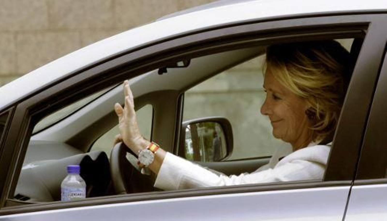 Aguirre señala que el mismo juez que ve delito en su incidente consideró falta "un caso más grave"