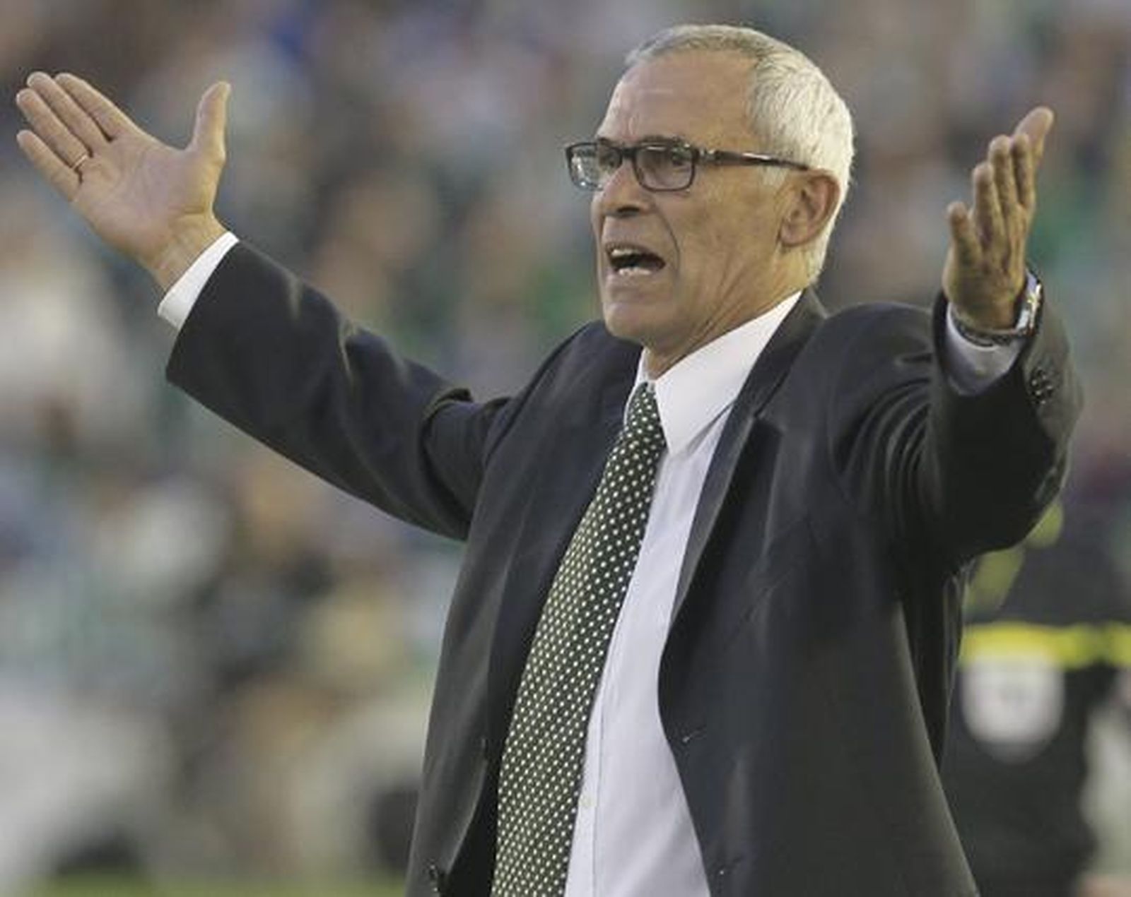 El Betis acumula su sexta derrota seguida tras caer con el Racing en Santander (1-0). / EFE