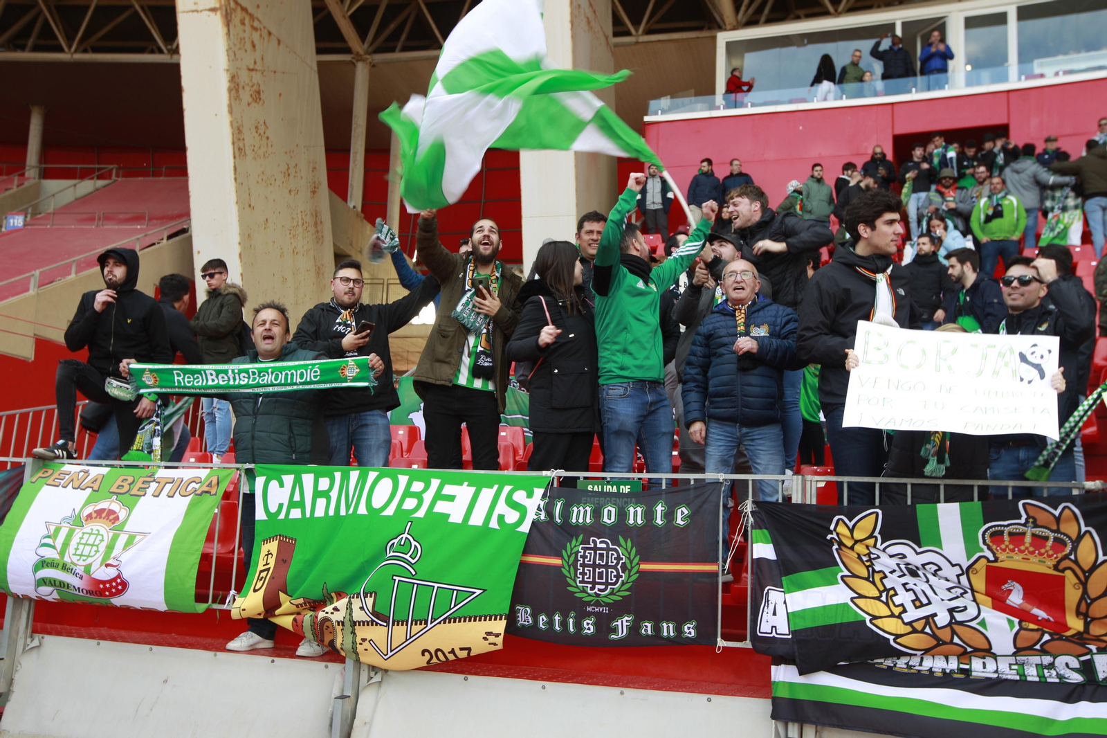 Imágenes del partido de fútbol U.D. Almería-Real Betis Balompié