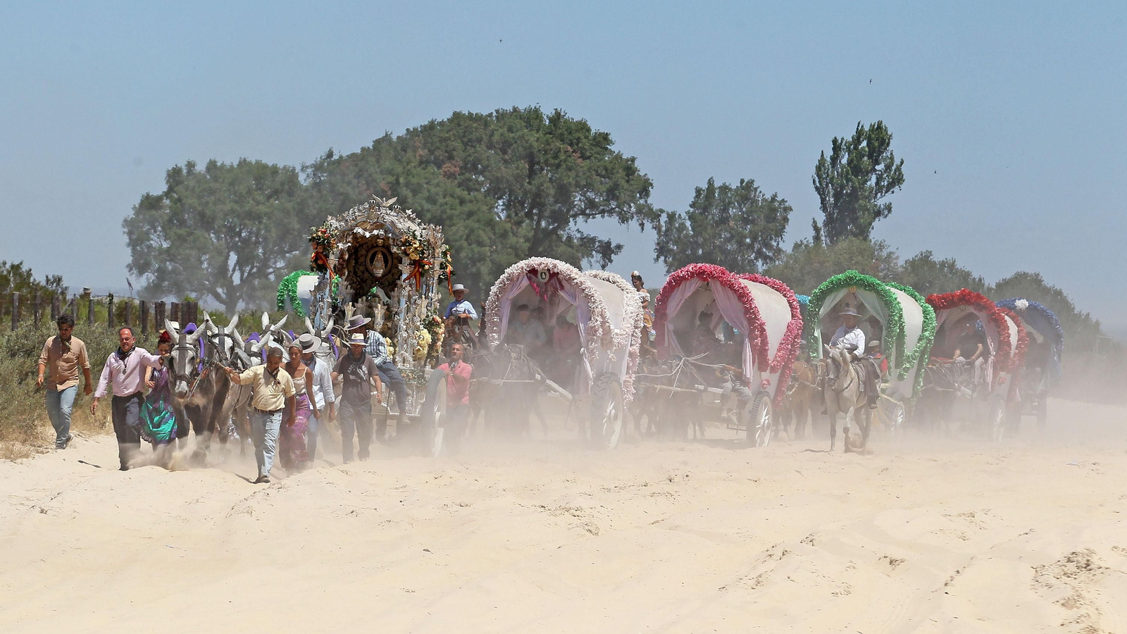 Imágenes de pasadas romerías de la Hdad de Jerez al Rocío