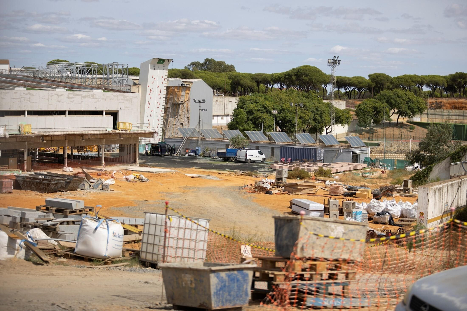 Obras en la Ciudad Deportiva de Huelva.
