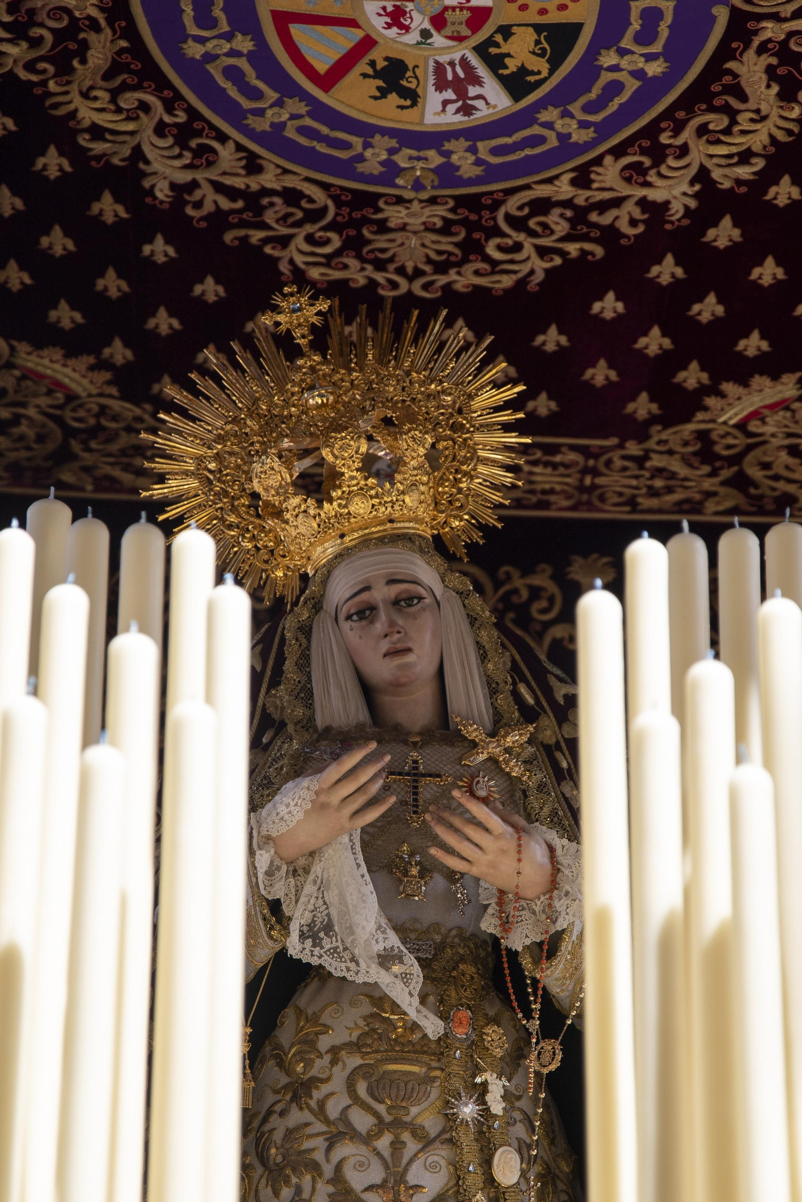 Imágenes de la salida en procesión de Las Cigarreras