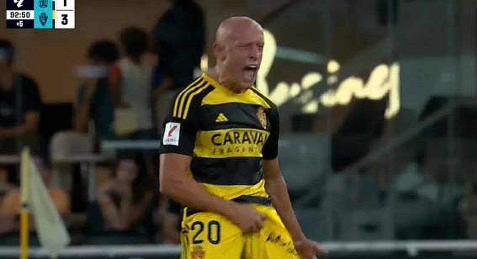 Mollejo agarrándose sus partes