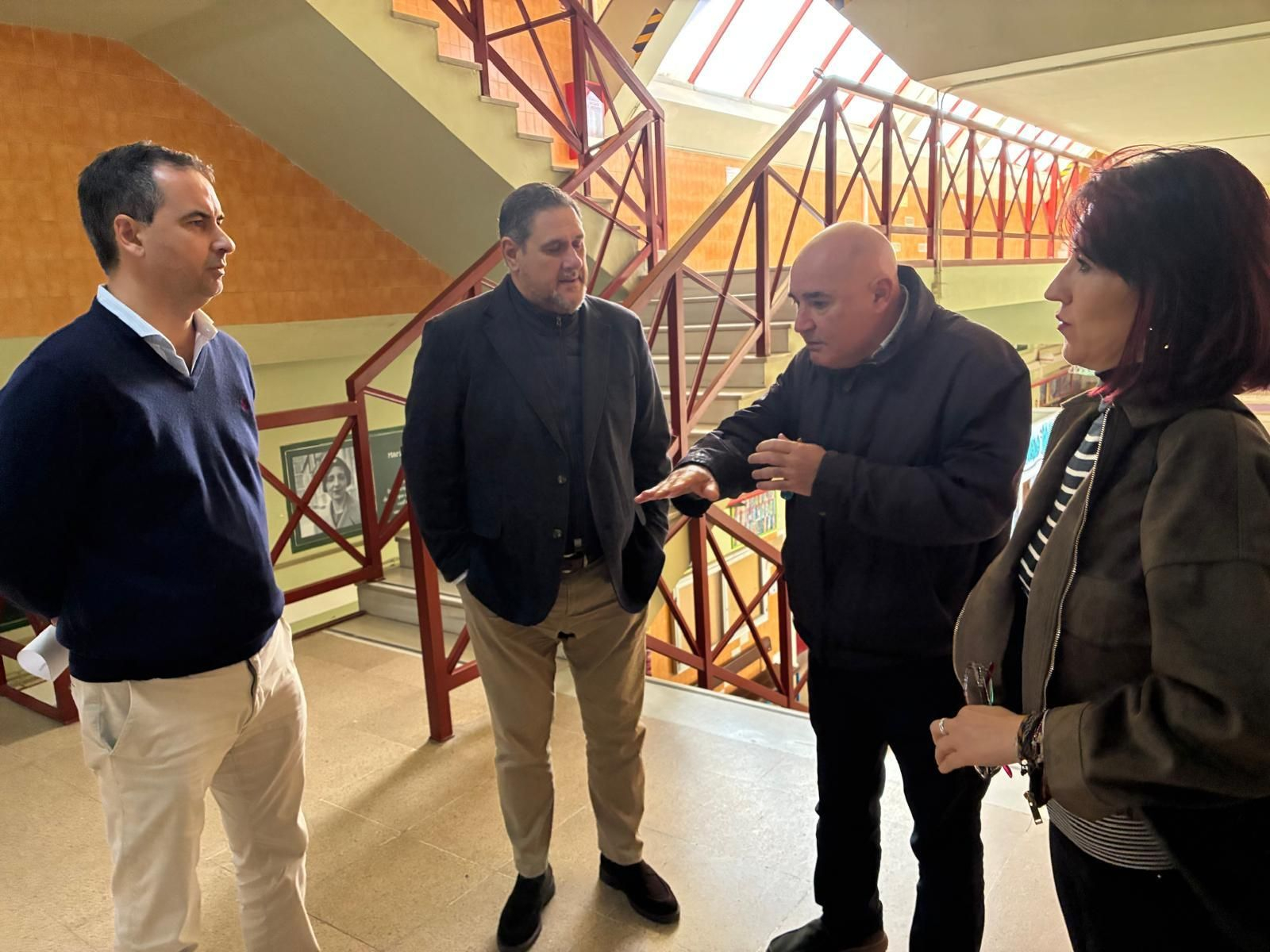 El delegado de Desarrollo Educativo y FP ha visitado el IES Alborán para supervisar los trabajos de mejora que se están llevando a cabo