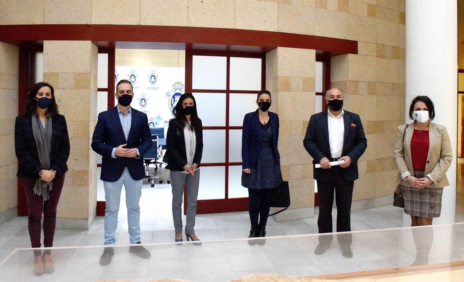Los responsables de la asociación León de Judá, junto a Landaluce y Rodríguez. Los responsables de la asociación León de Judá, junto a Landaluce y Rodríguez.