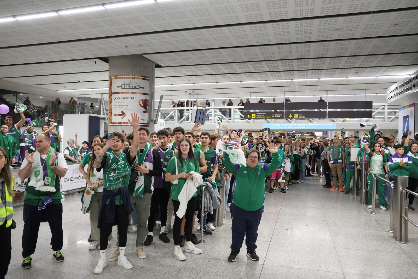 La llegada de los héroes de Belgrado, en imágenes