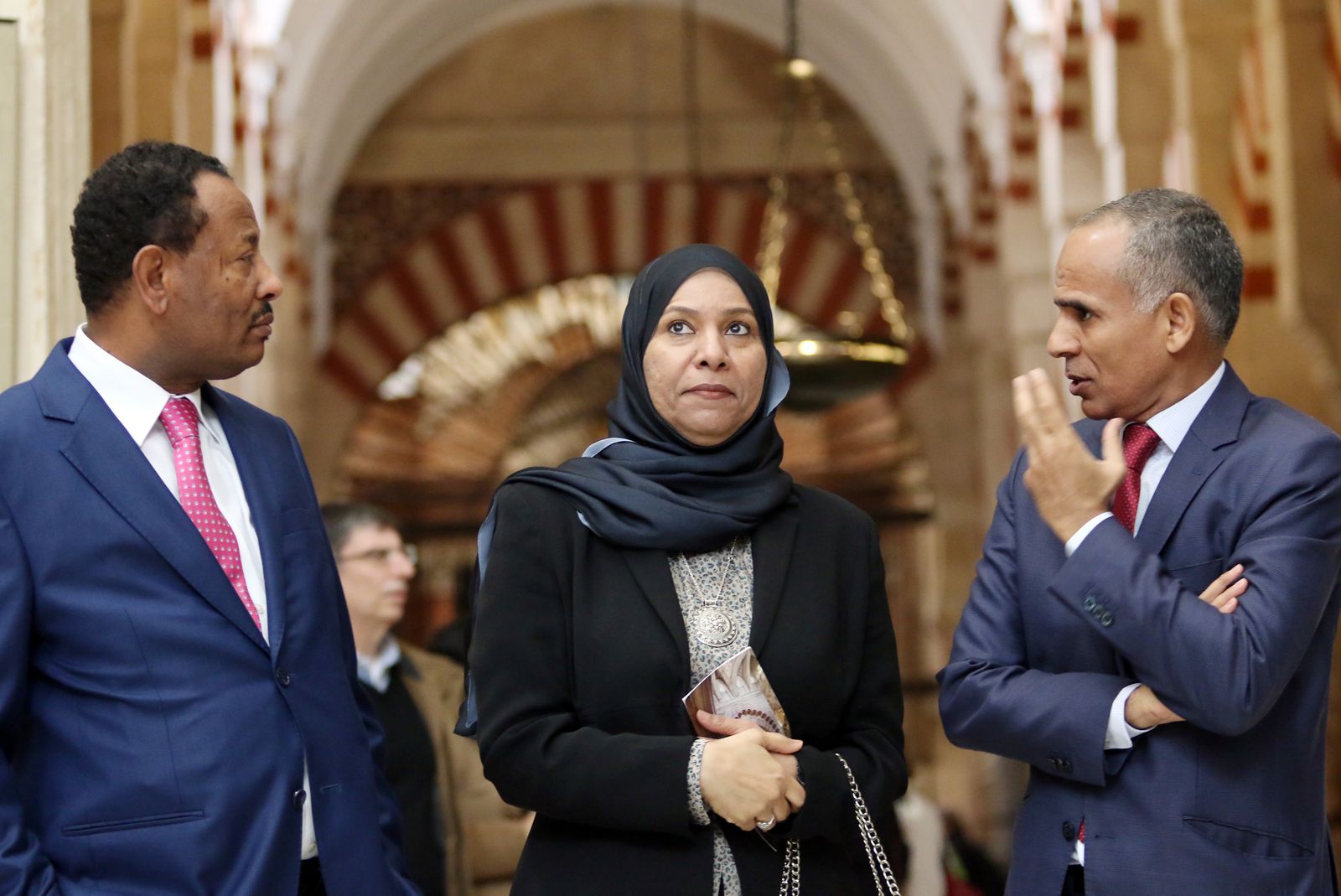 La visita de los embajadores de los países árabes al X aniversario de la casa árabe