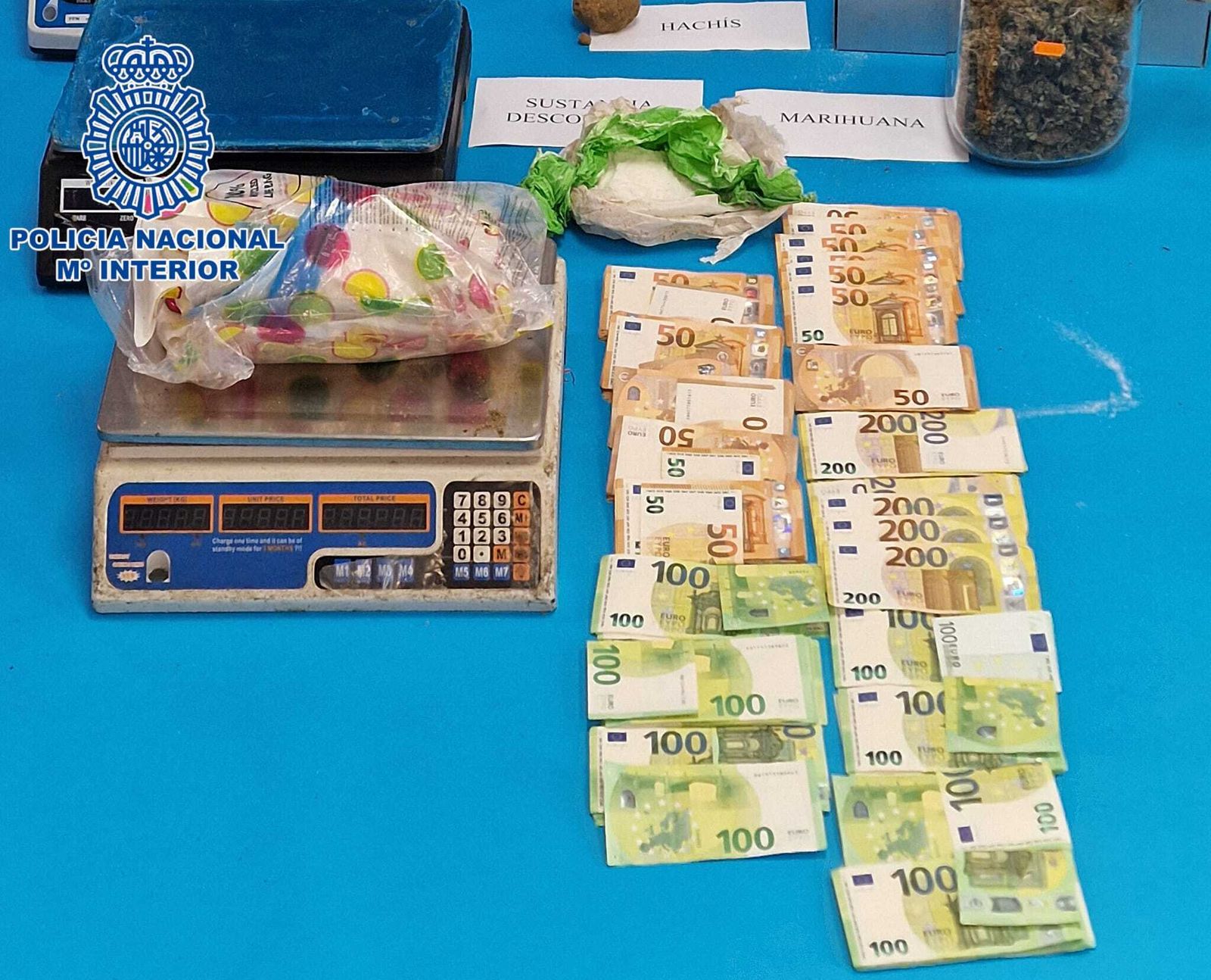 Seis detenidos tras intervenir 343 plantas de marihuana y 20 kilos de cogollos en cuatro registros