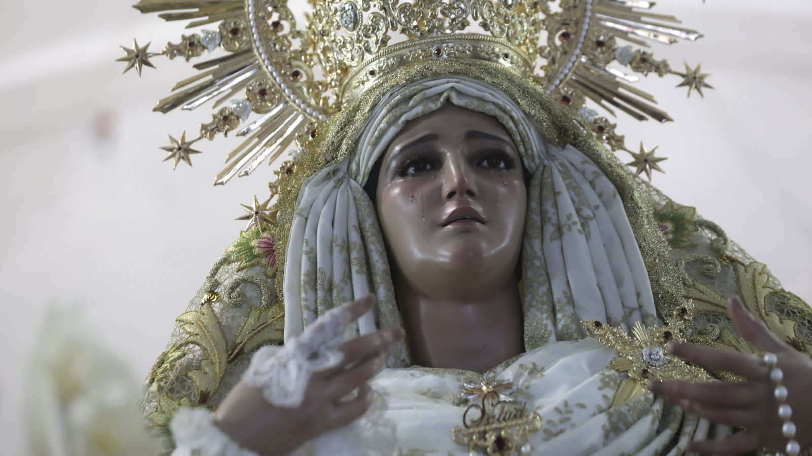 Preparativos en las iglesias de Algeciras para la Magna Mariana, en imágenes