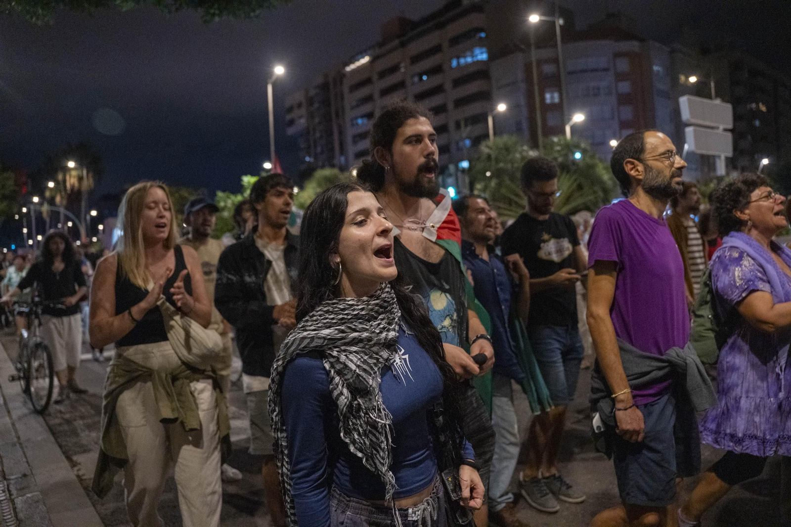 La Plataforma Almería por Palestina se manifiesta por la situación en Gaza, en imágenes