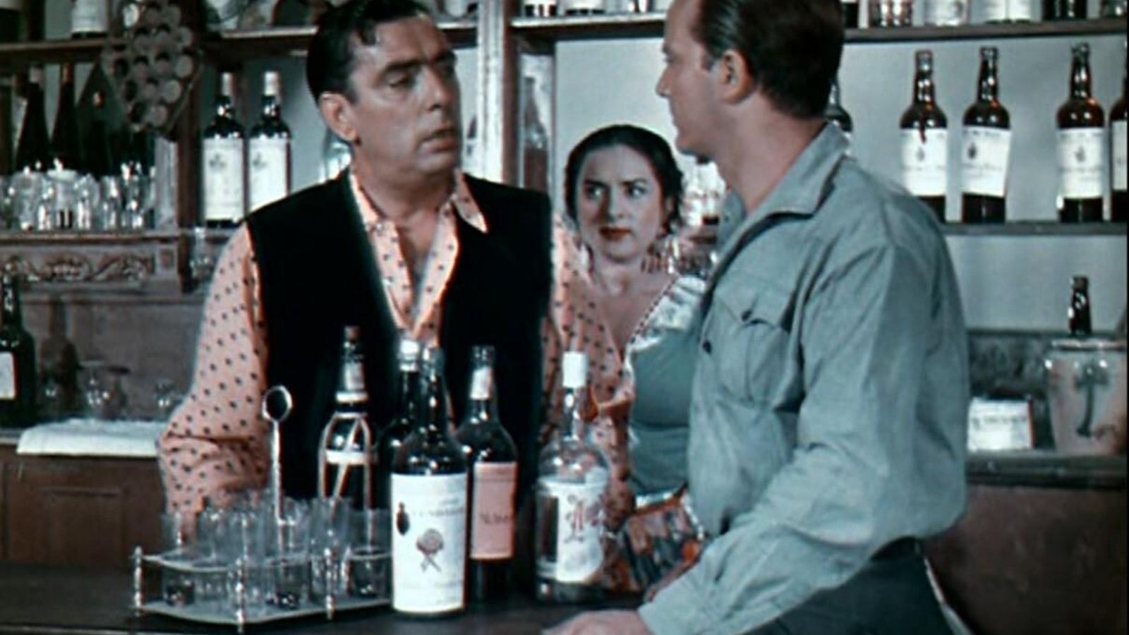 Lola Flores y Manolo Caracol en 'La niña de la venta'.