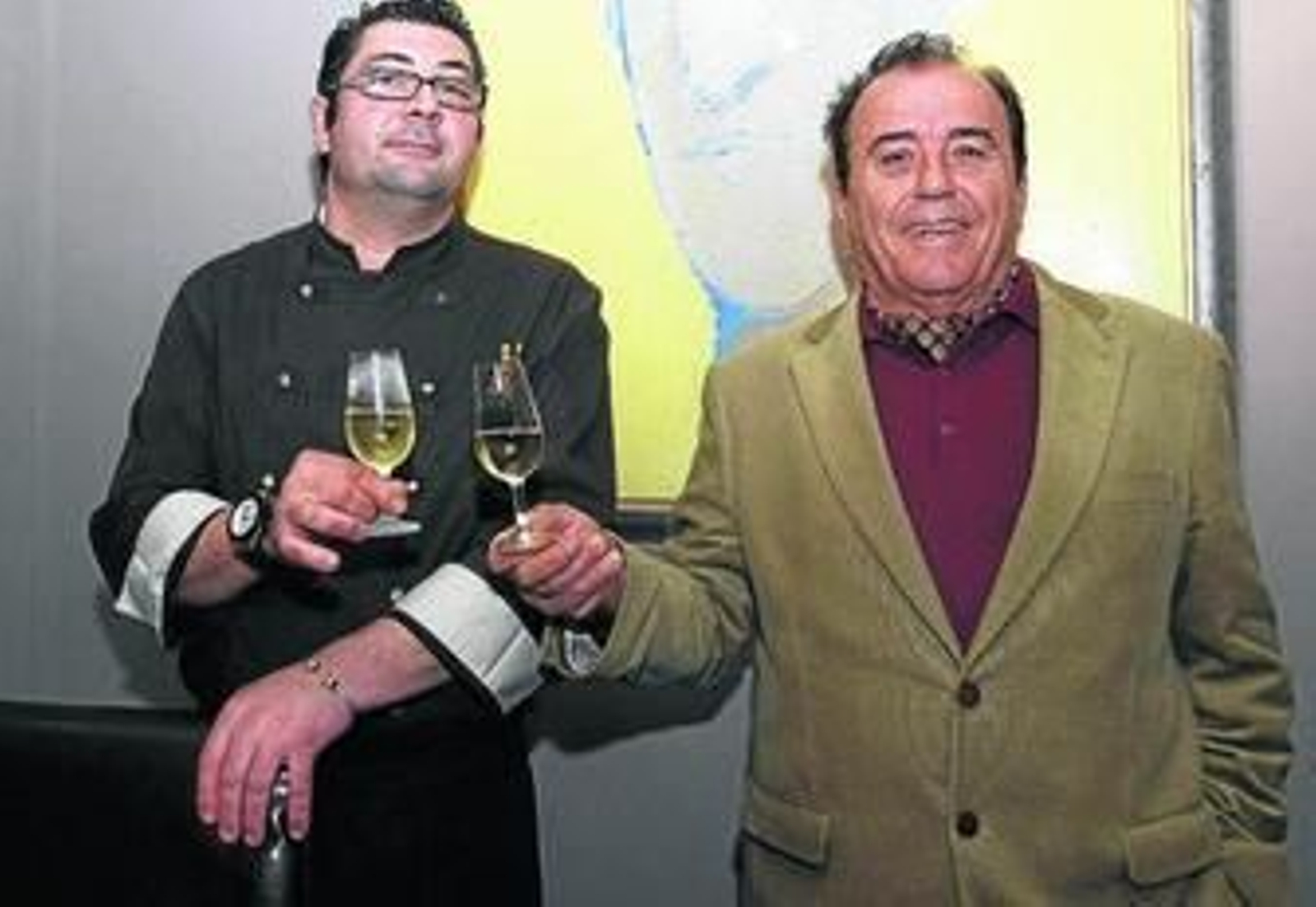 Los cocineros Javier Parra y Juan Hurtado, ayer en el restaurante 'El Cachirulo'. Los cocineros Javier Parra y Juan Hurtado, ayer en el restaurante 'El Cachirulo'.