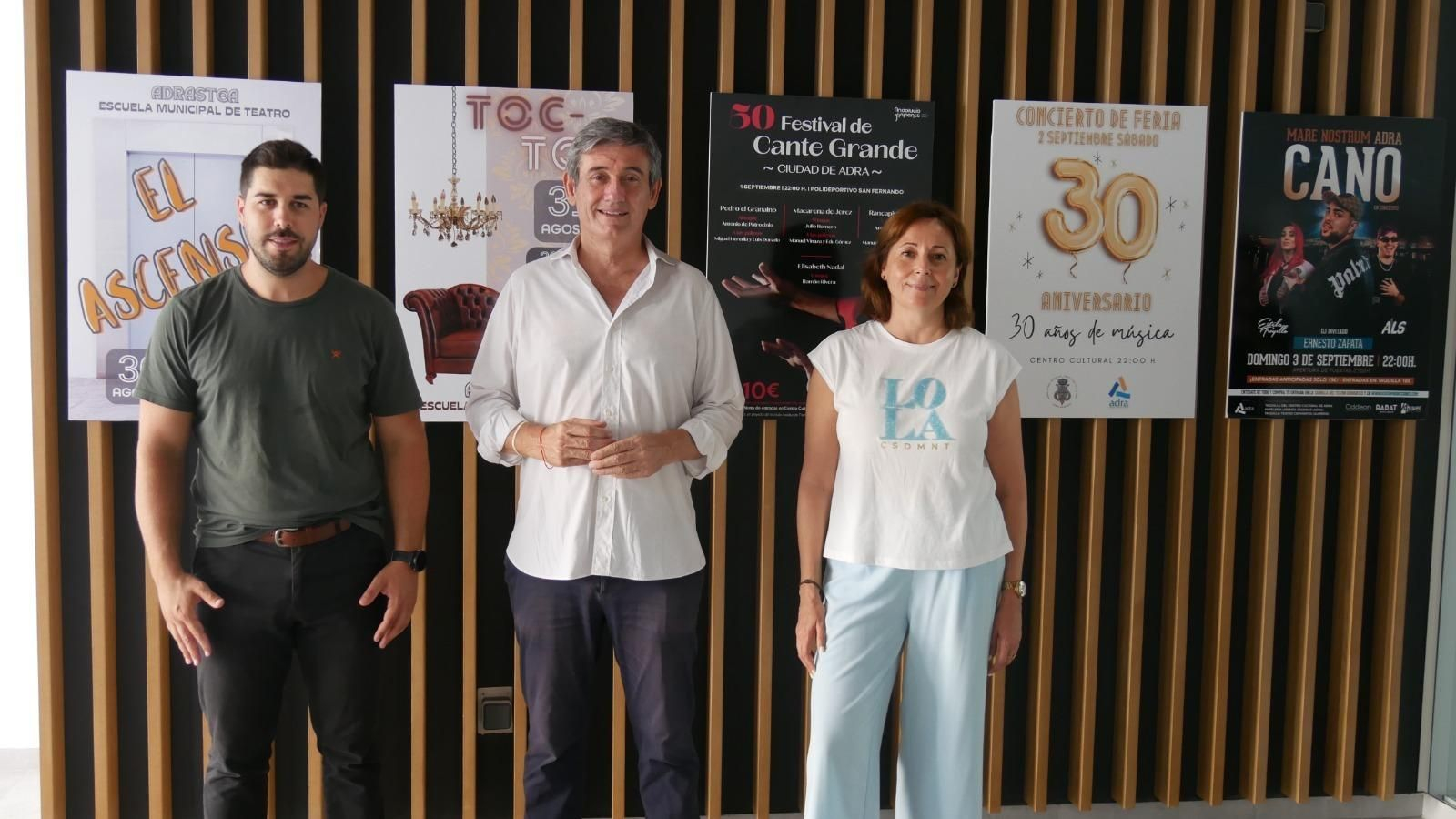 El alcalde Manuel Cortés ha encabezado la presentación de las actividades junto a dos de sus ediles.