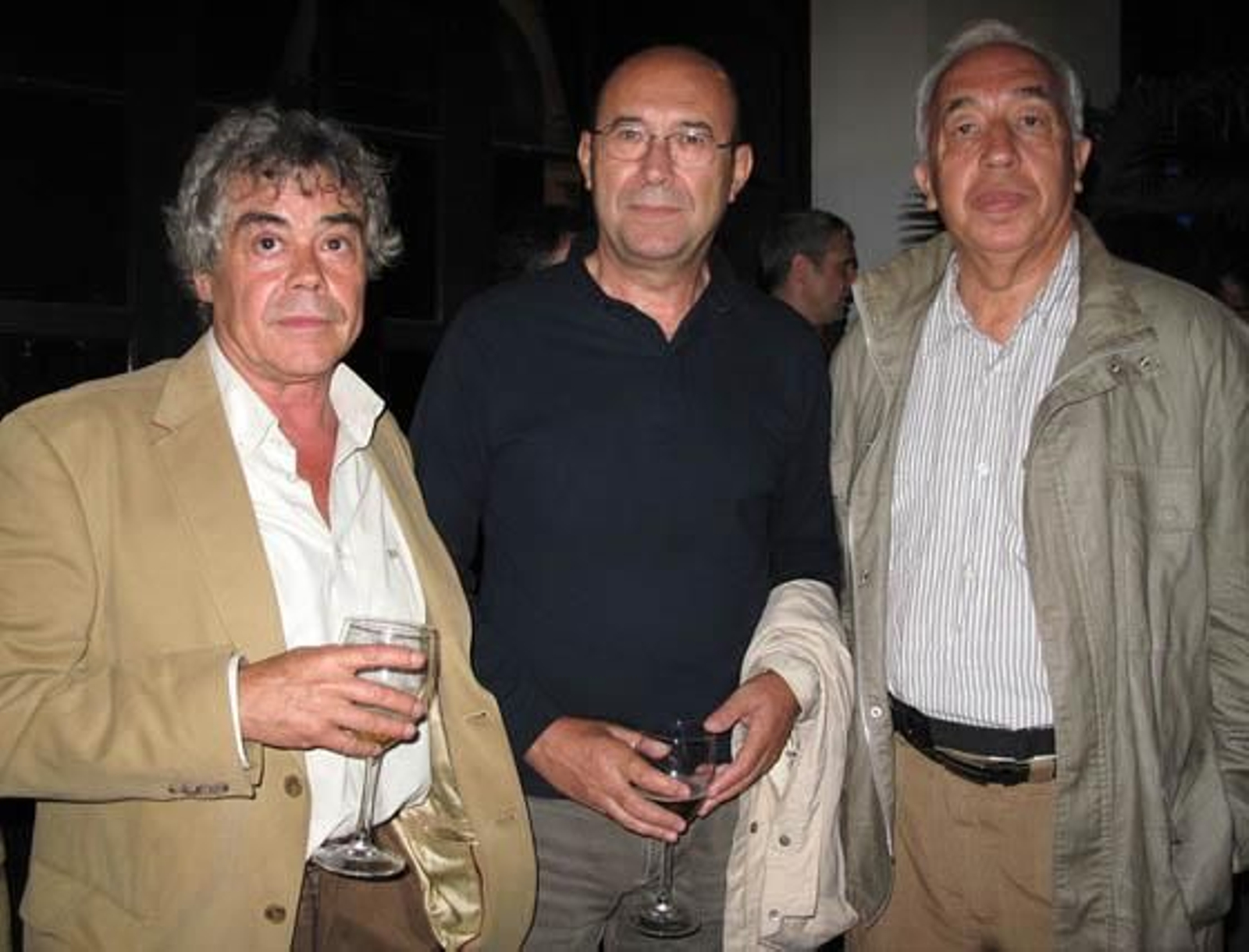 El escritor Salvador Compán, Francisco Ferraro, miembro del Consejo Editorial del Grupo Joly, y el ginecólogo José María Bedoya.


Foto: Victoria Ramírez