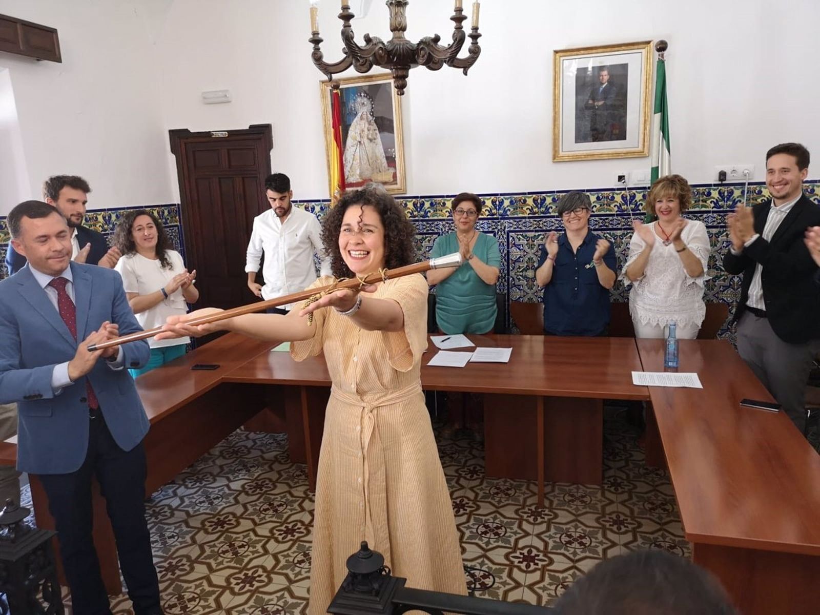 Toma de posesión de la alcaldesa de Cortegana hace 22 meses.