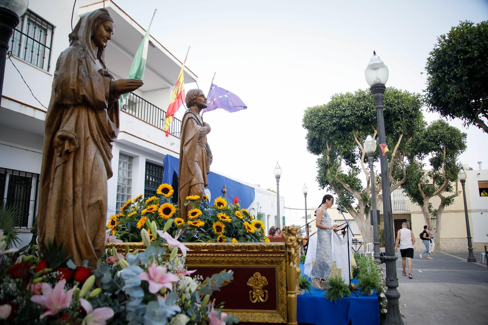 Ofrenda floral y misa durante la última jornada de las fiestas de Campohermoso Ofrenda floral y misa durante la última jornada de las fiestas de Campohermoso