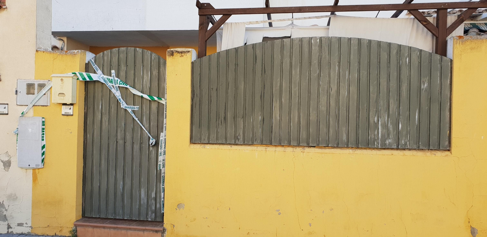 Exterior de la vivienda, precintada.