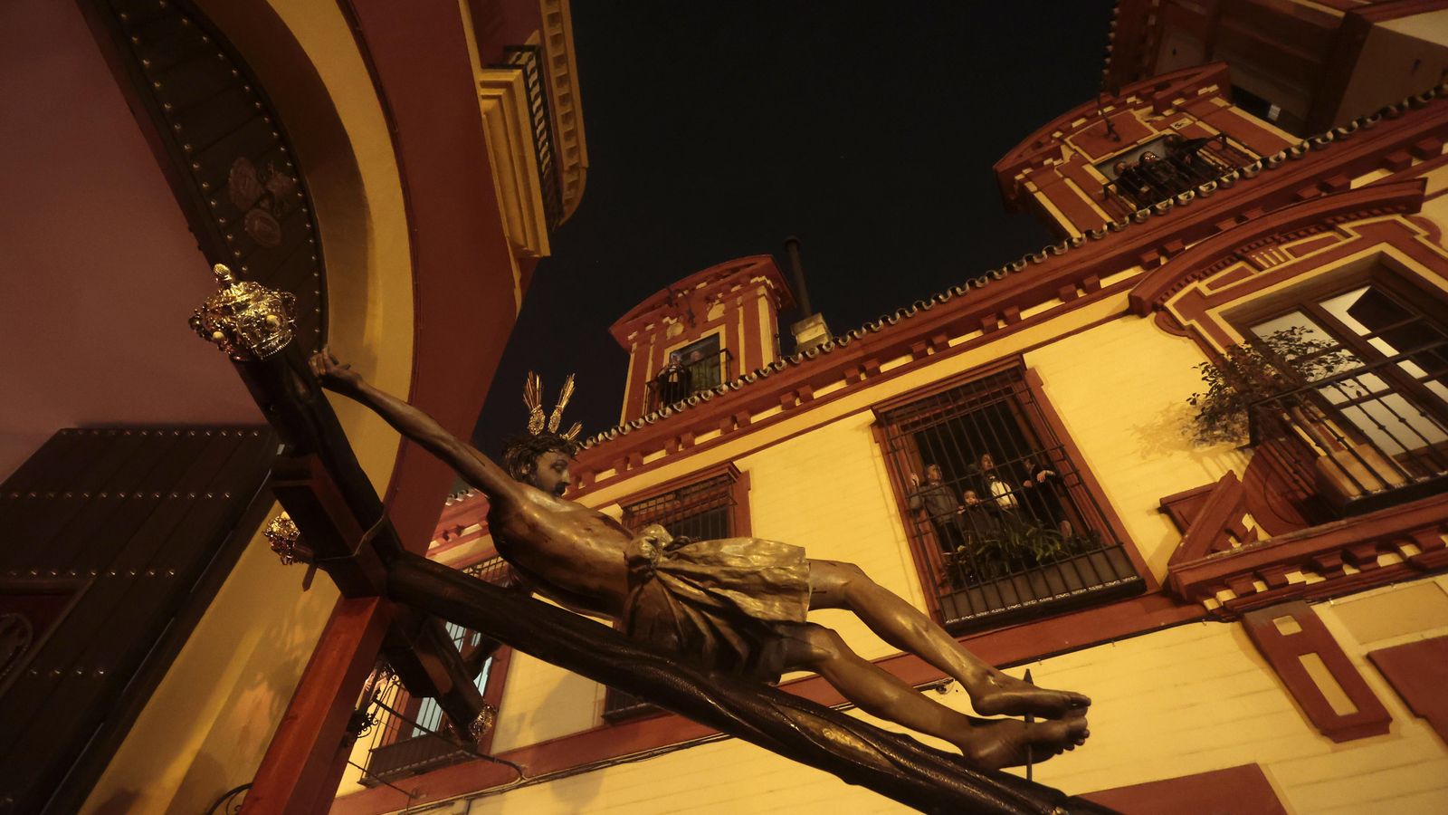 Las imágenes del traslado del Cristo de Burgos