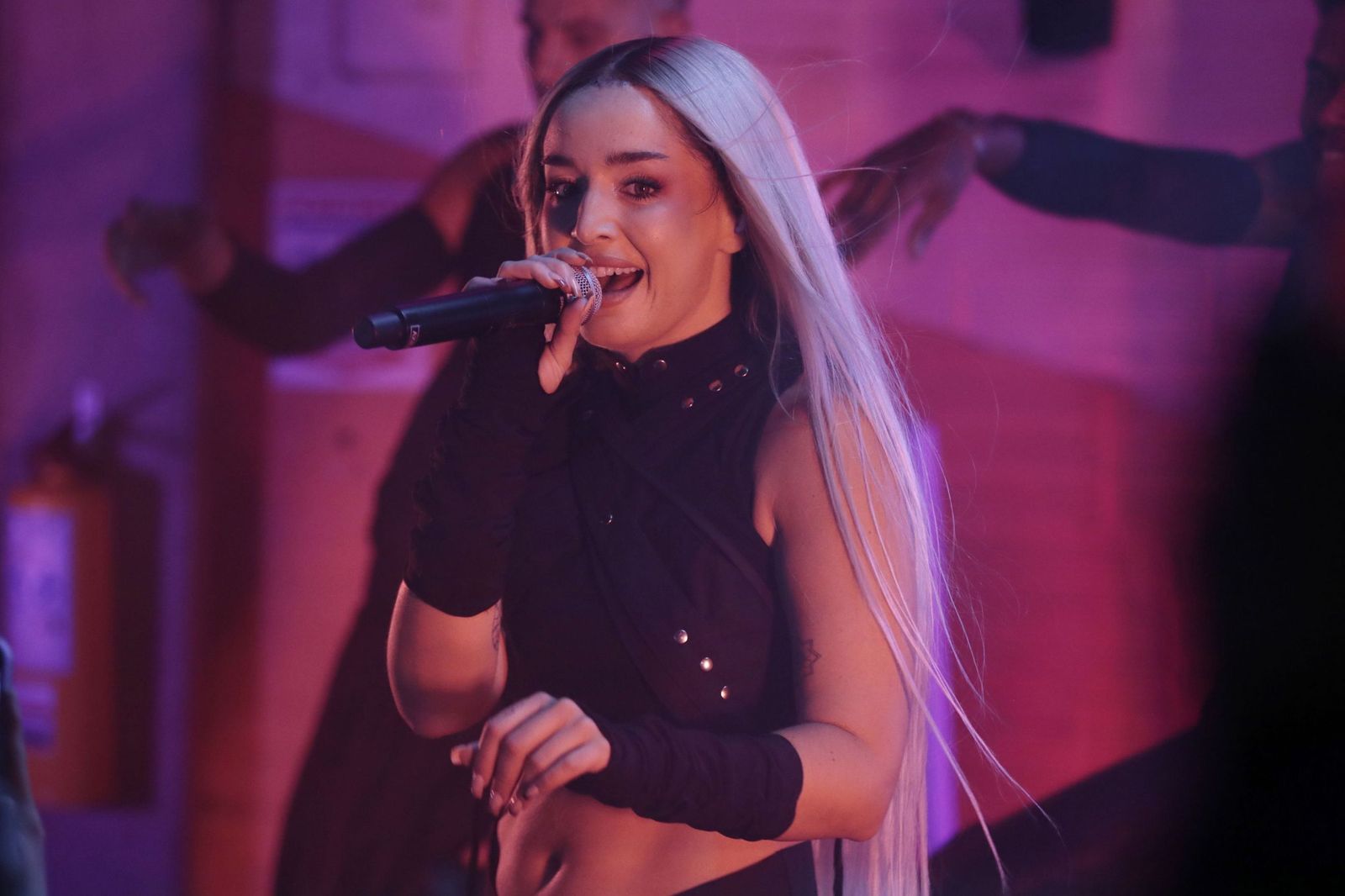 Lola Índigo durante una actuación