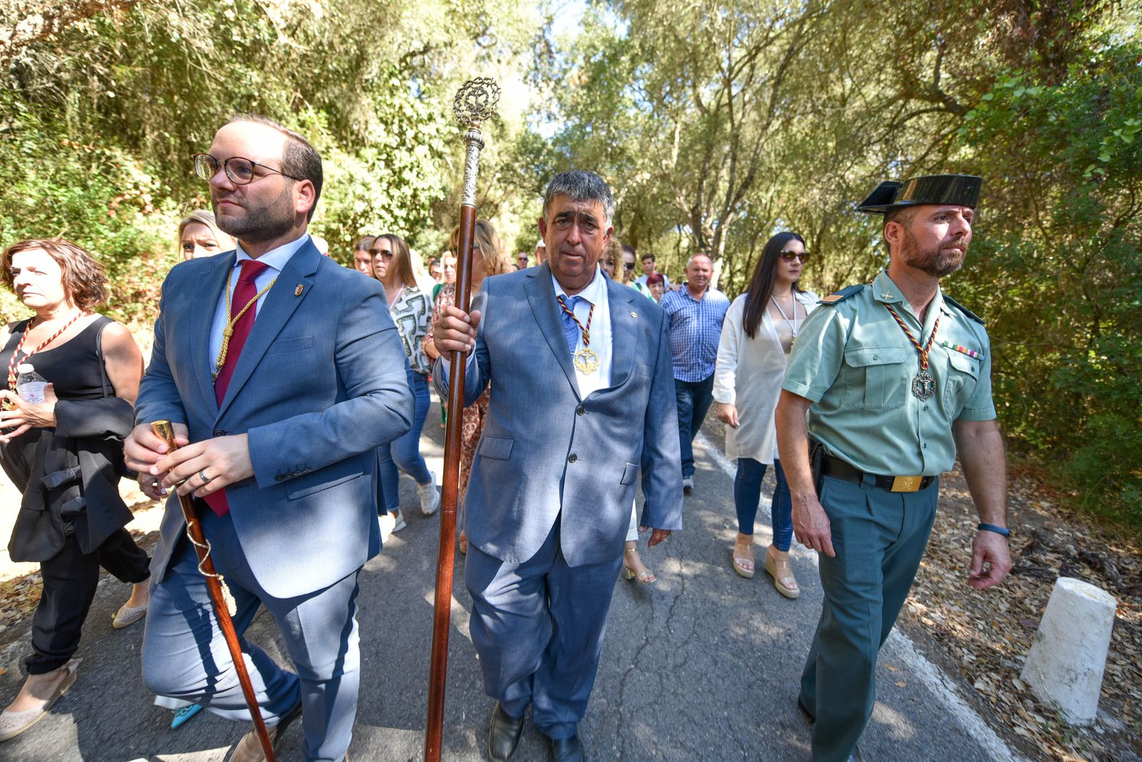 La procesión del Cristo de la Almoraima, en imágenes